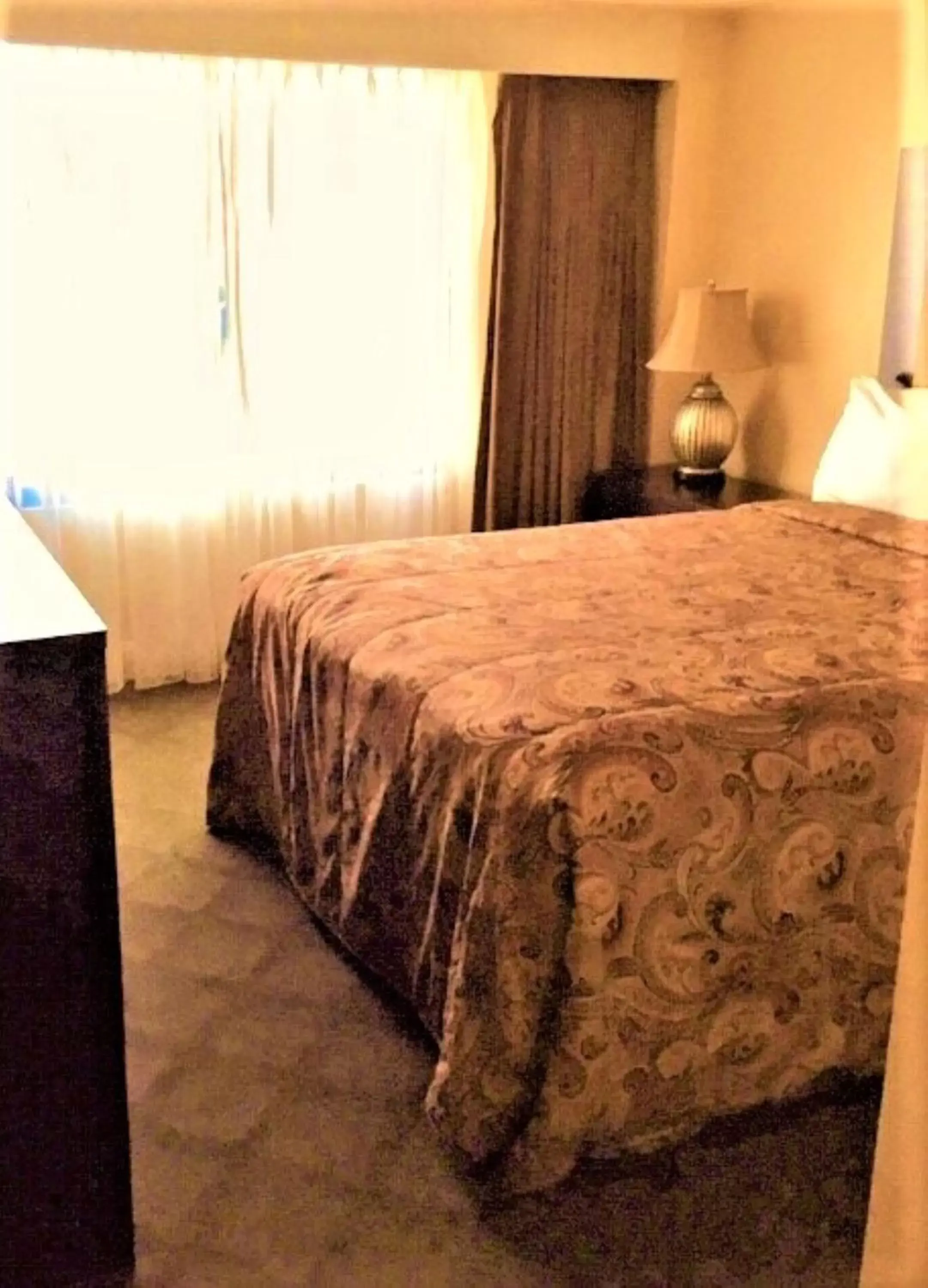 Bed in Jockey Resort Suites Center Strip