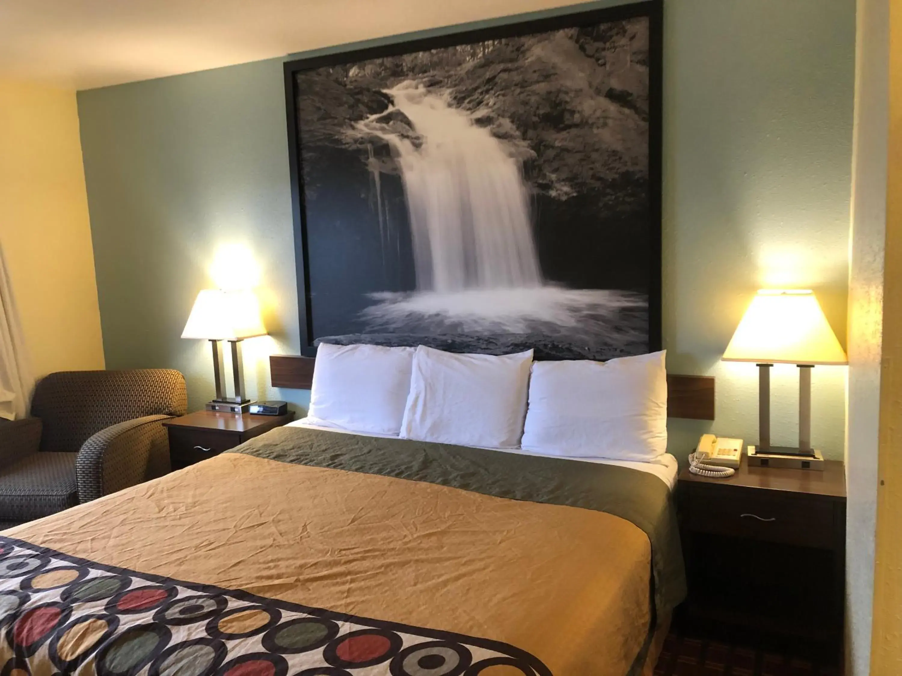 Bed in Super 8 by Wyndham Plover Stevens Point Area Bed in Super 8 by Wyndham Plover Stevens Point Area