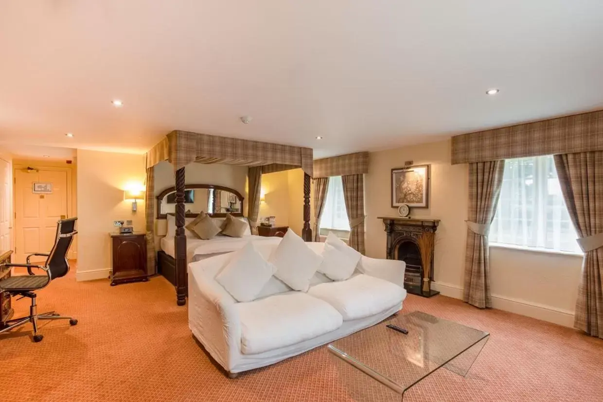 Bedroom in B/W Premier Doncaster Mount Pleasant Hotel