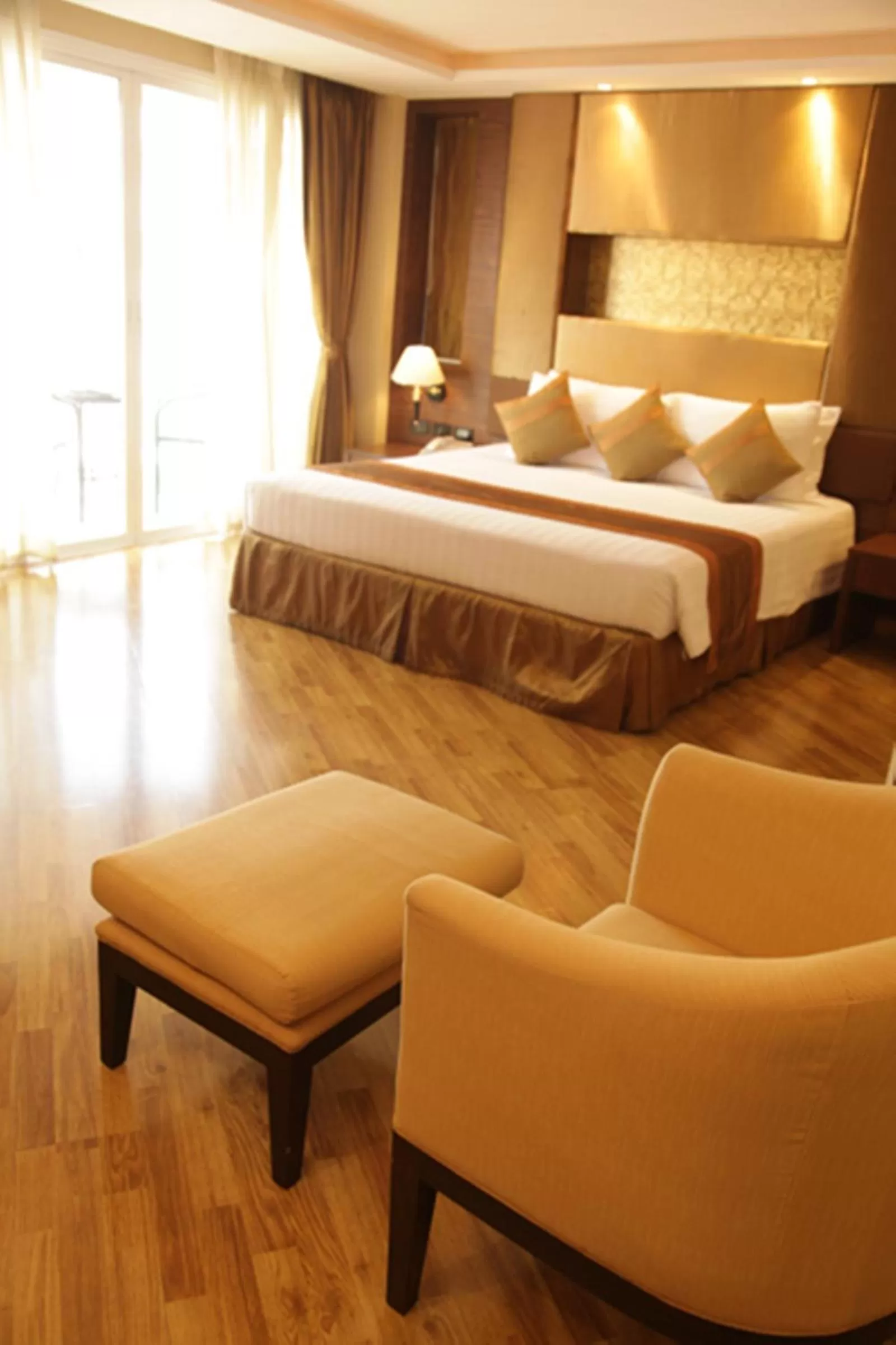 Photo of the whole room, Bed in Nova Gold Hotel Pattaya
