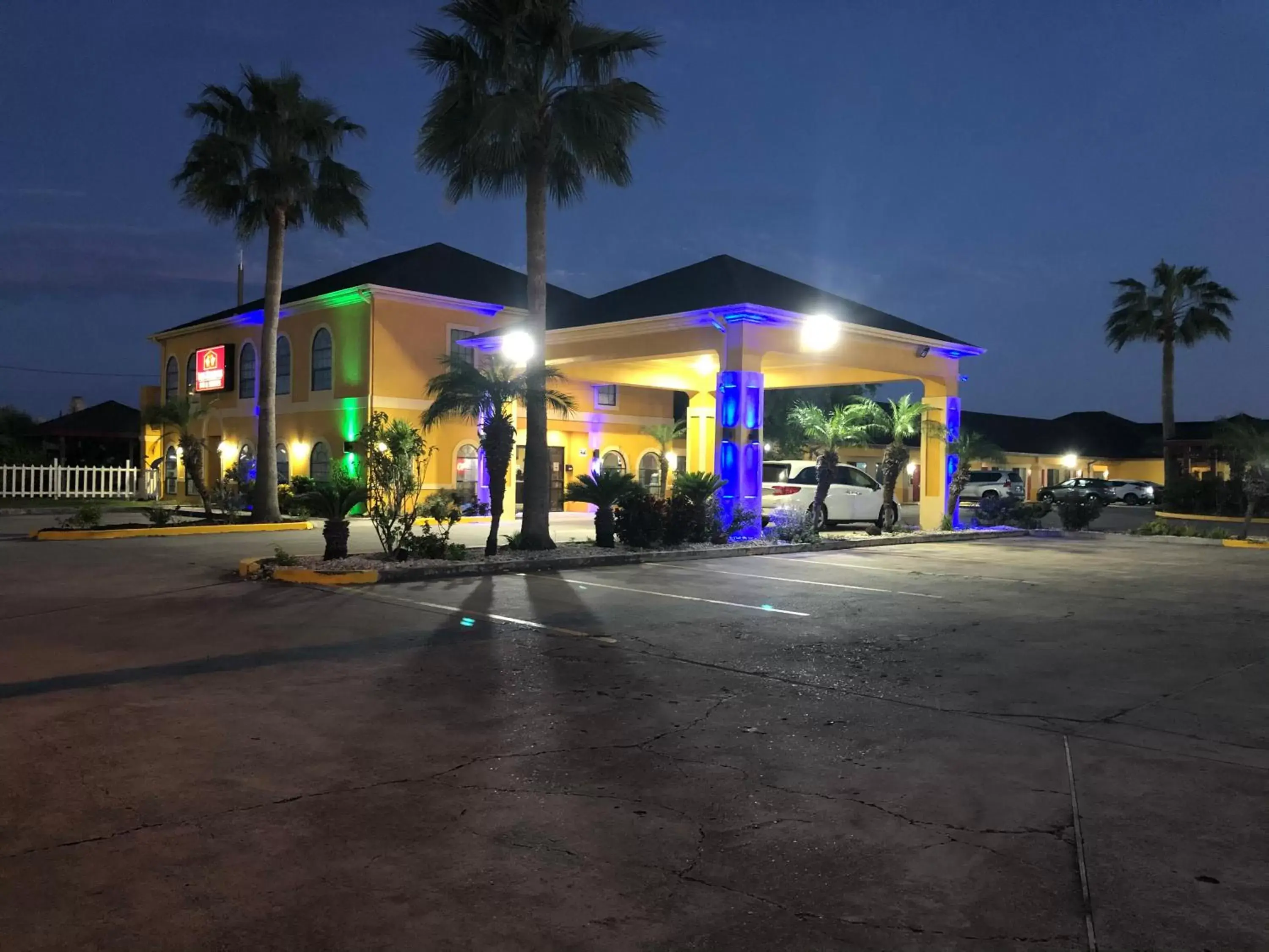 Los Fresnos Inn and Suites