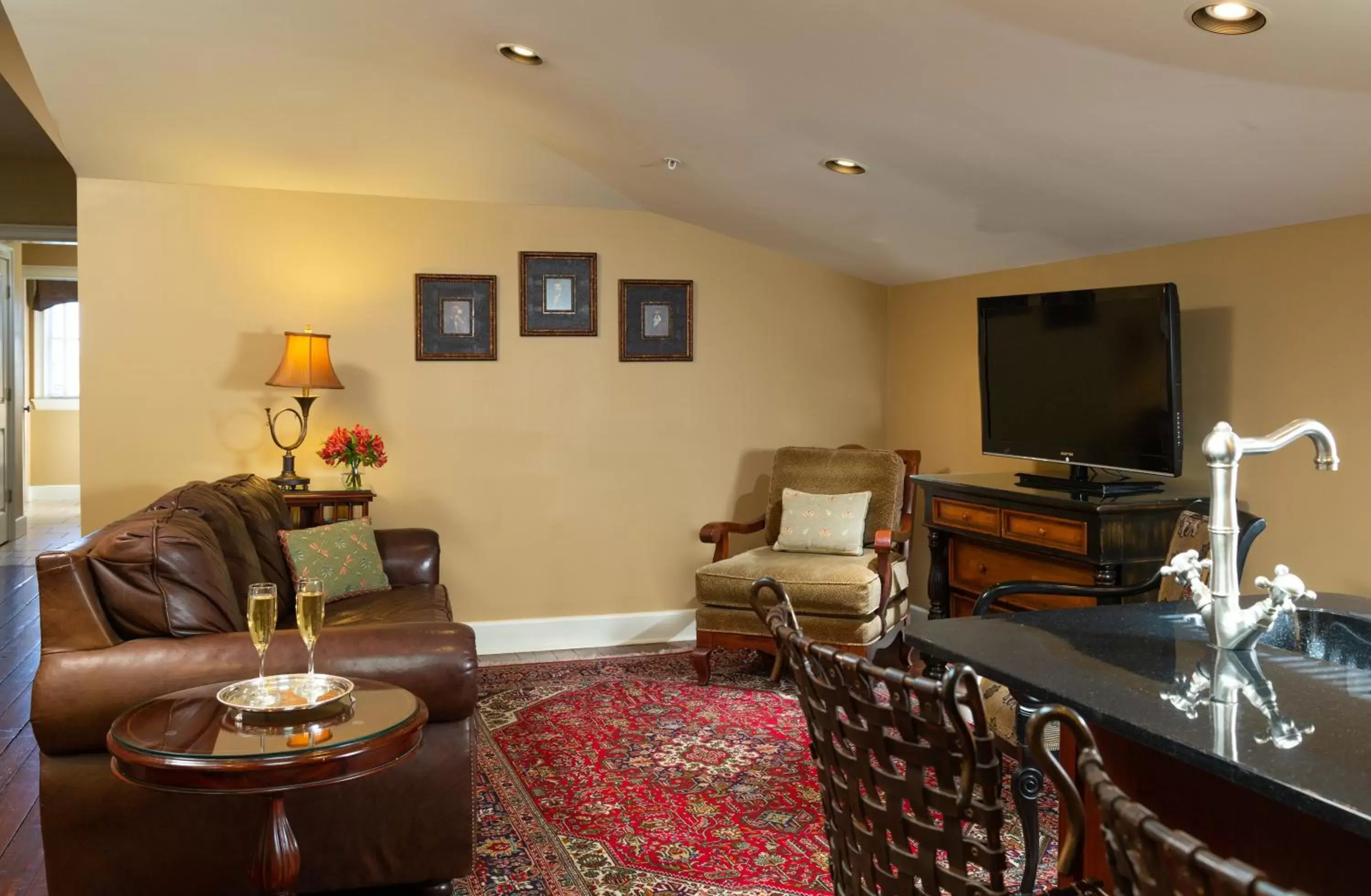 Seating Area in The Inn on West Liberty