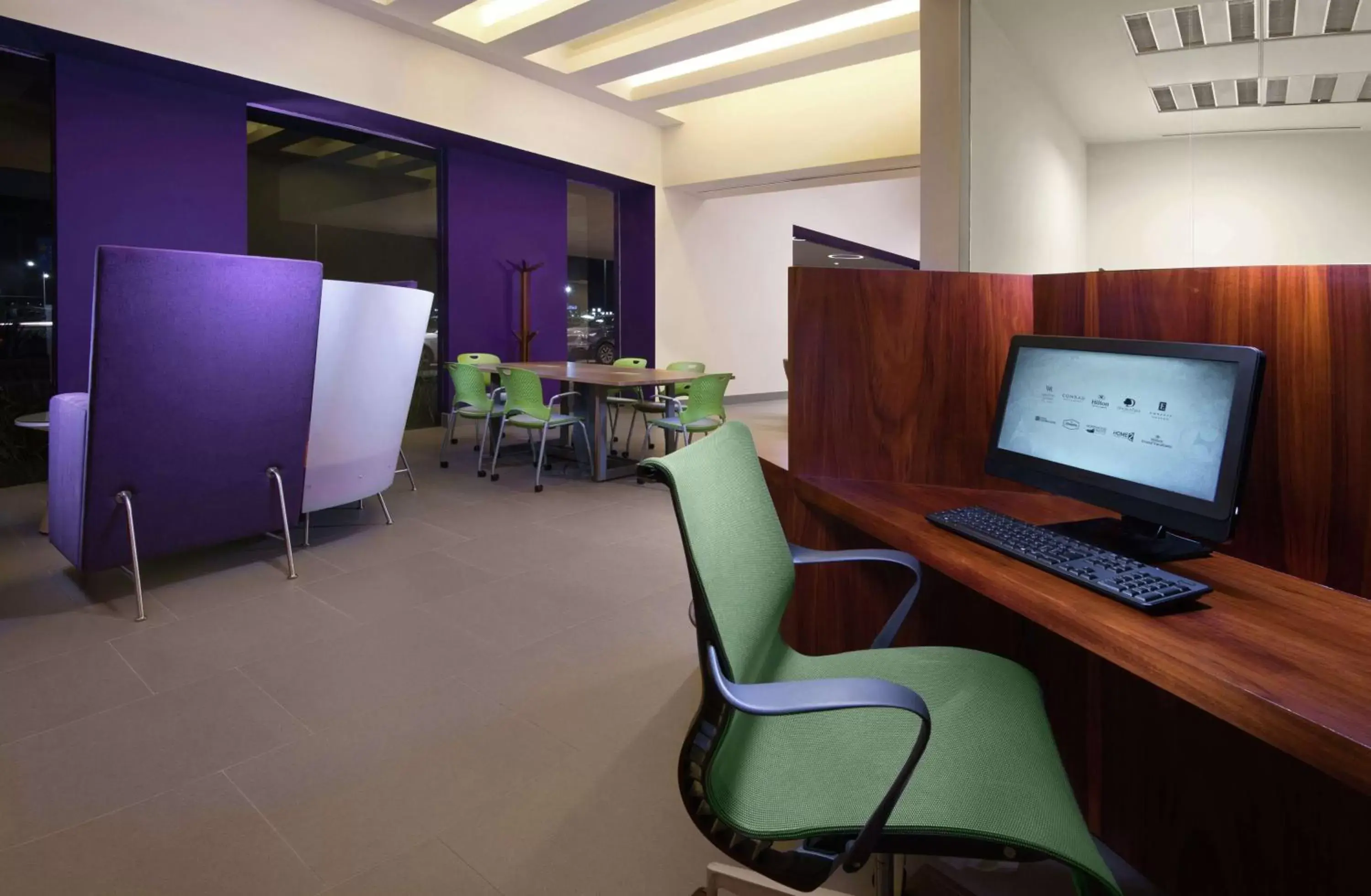 Business facilities, TV/Entertainment Center in Hilton Garden Inn Monterrey Airport