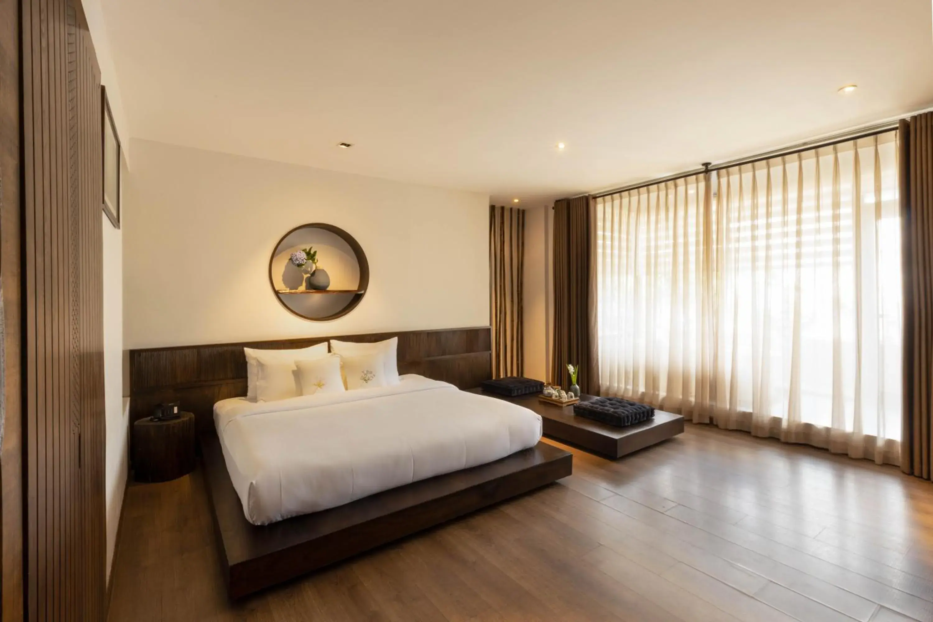 Cochin Signature Suite with Floating Breakfast and Free mini-bar in Cochin Zen Hotel Cochin Signature Suite with Floating Breakfast and Free mini-bar in Cochin Zen Hotel