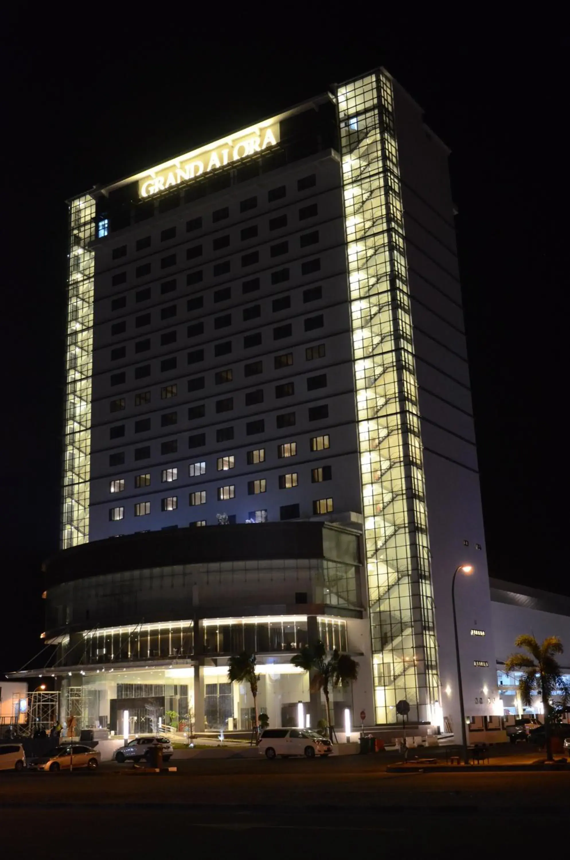 Facade/entrance, Property Building in Grand Alora Hotel