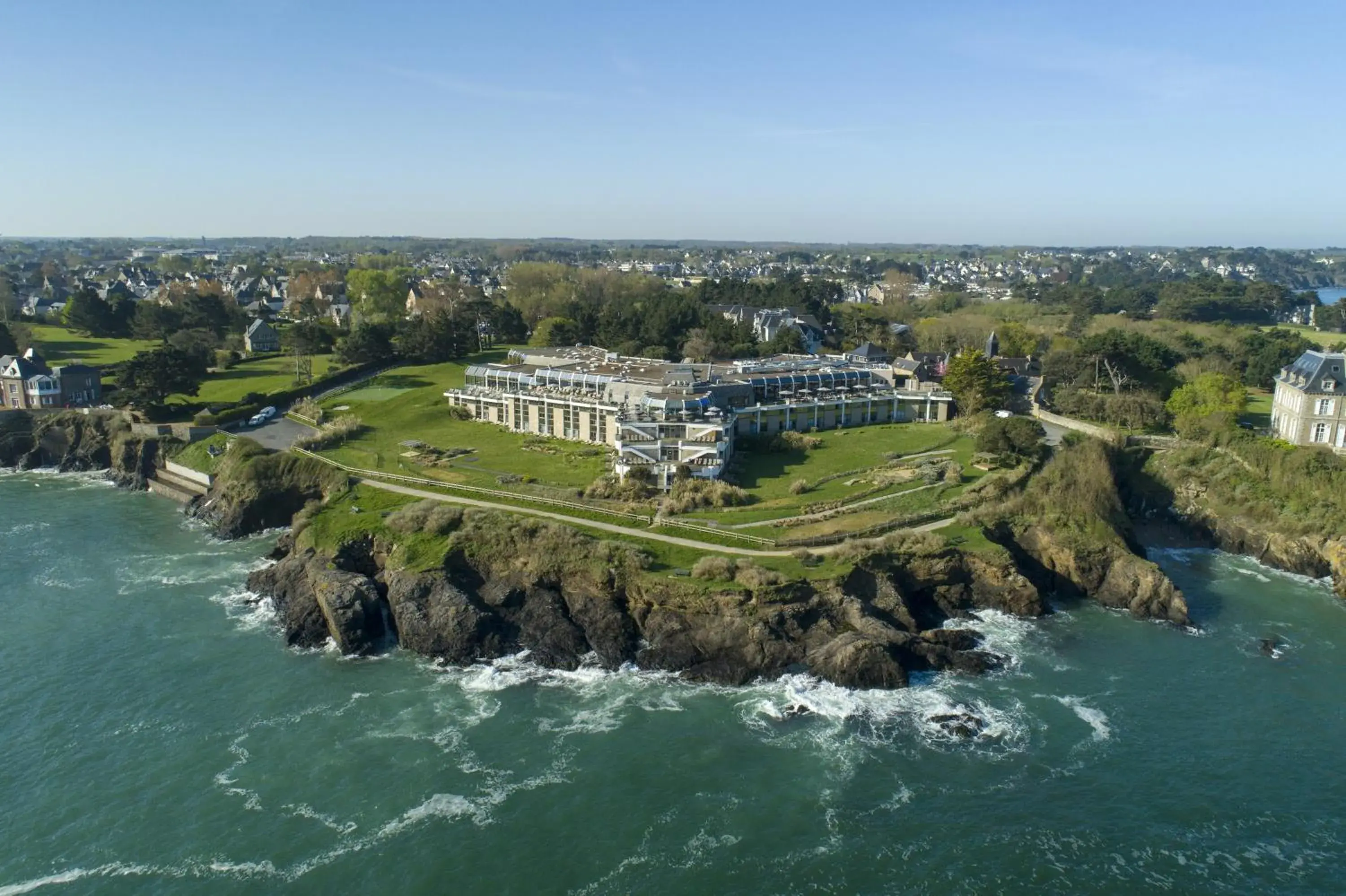 Property building, Bird's-eye View in Emeria Dinard Hotel Thalasso & Spa