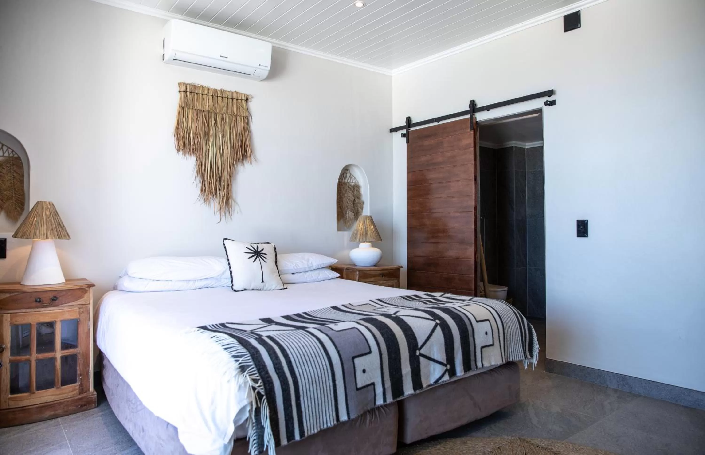 Bedroom, Bed in Sea Castle Hotel Camps Bay