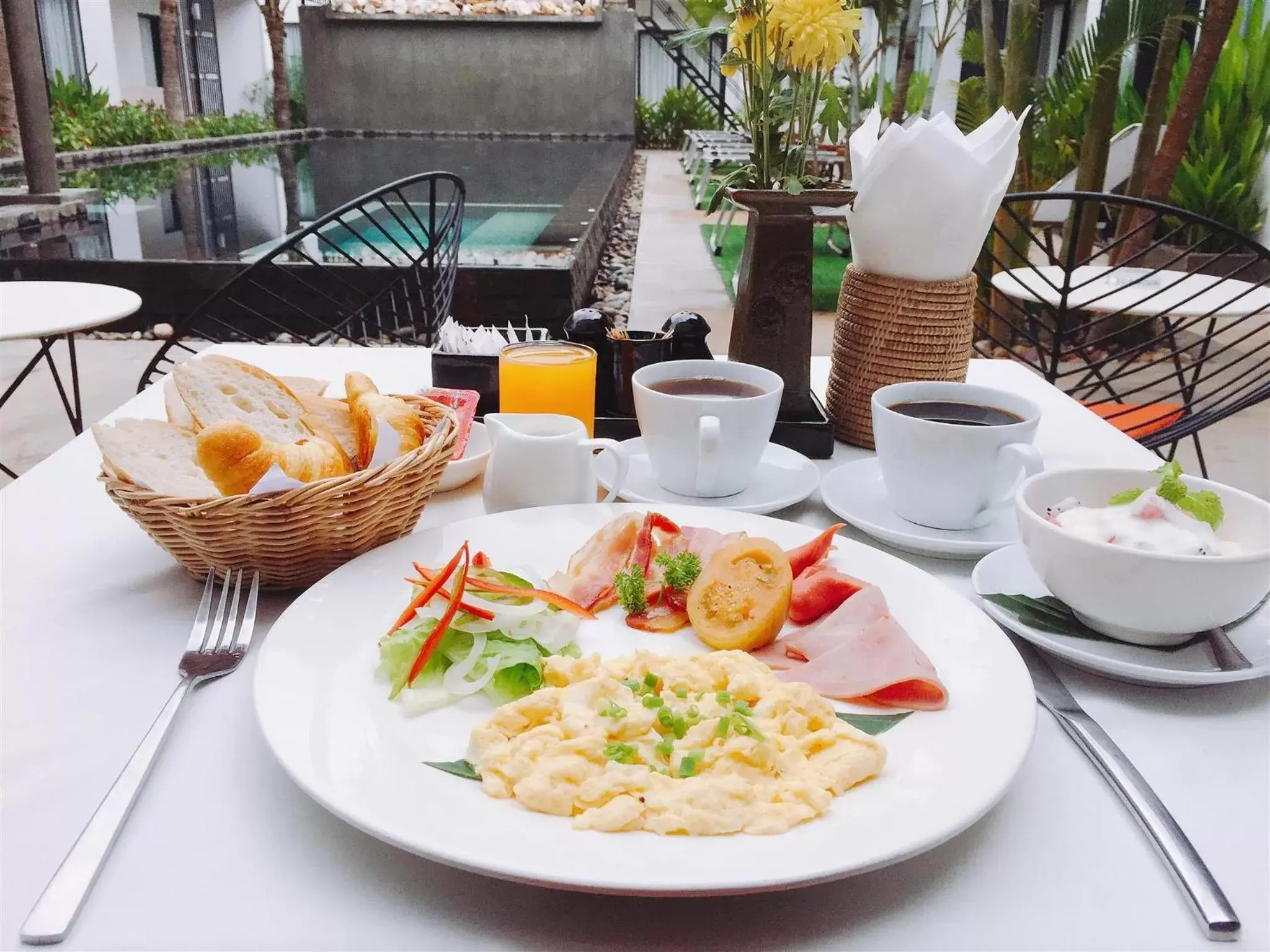 Breakfast in Central Corner d'Angkor