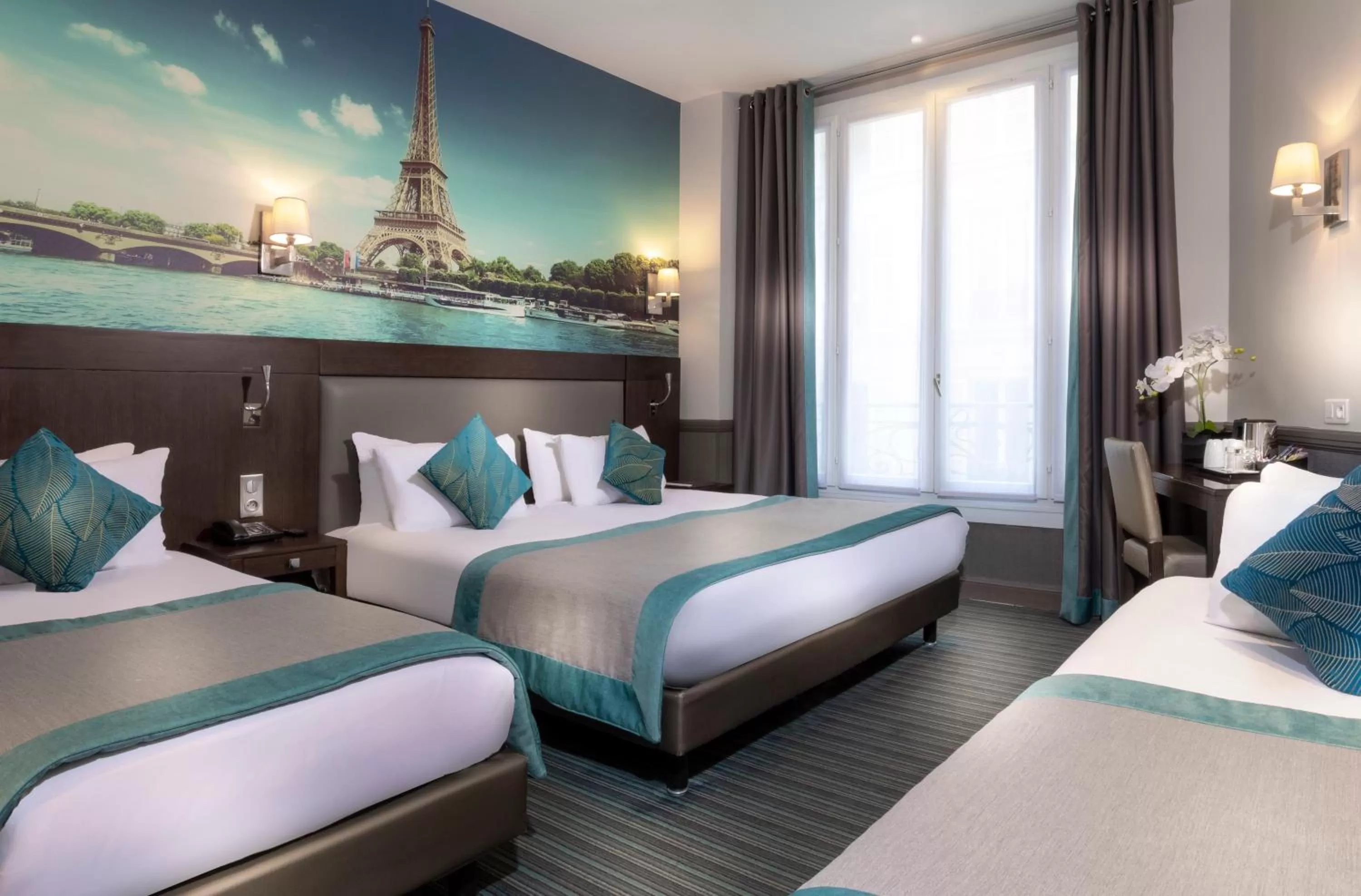 Bed in Elysées Ceramic