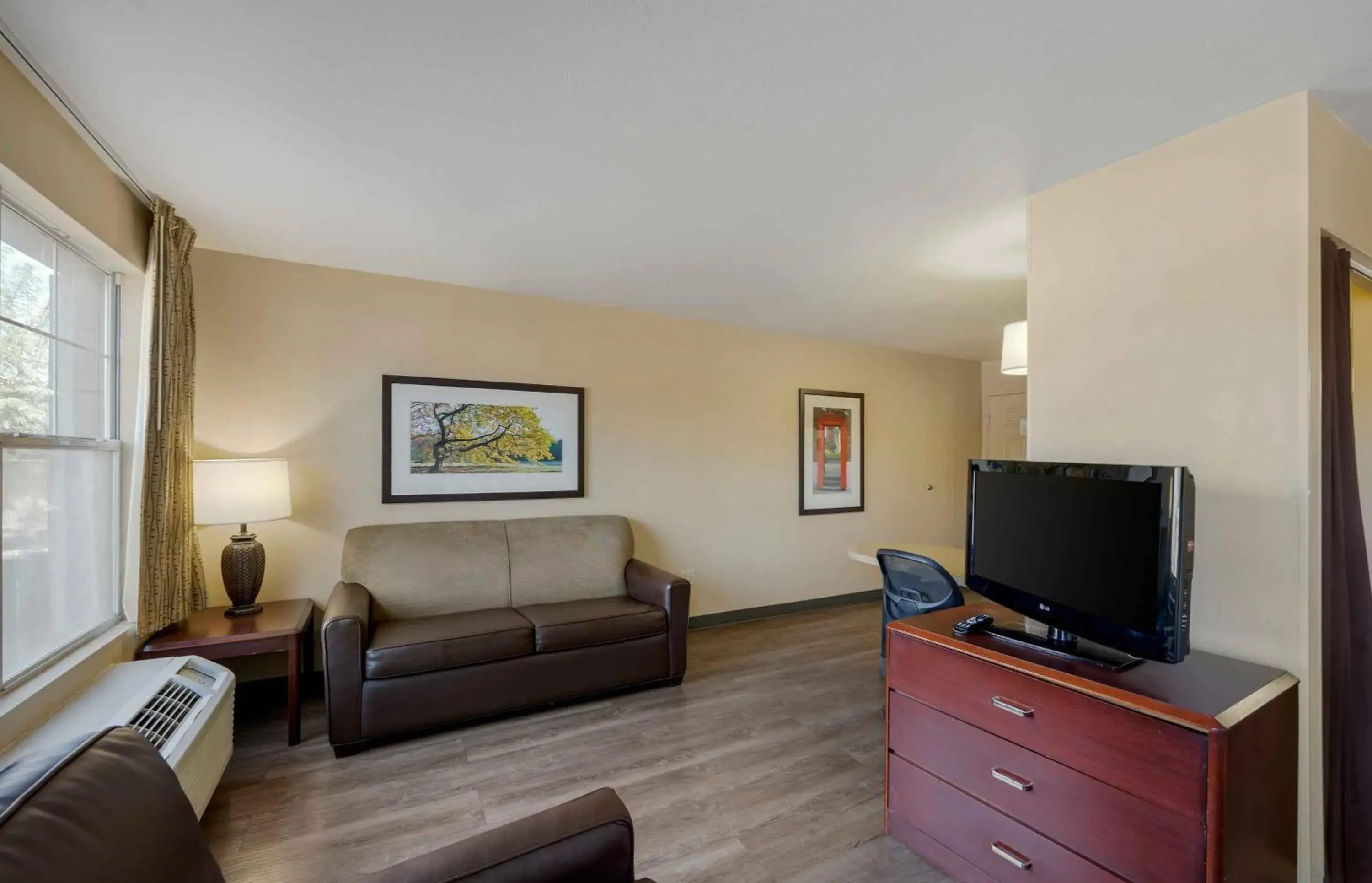 Living room, TV/Entertainment Center in Extended Stay America Suites - Las Vegas - East Flamingo
