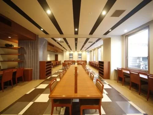 Restaurant/places to eat in Dormy Inn Kochi