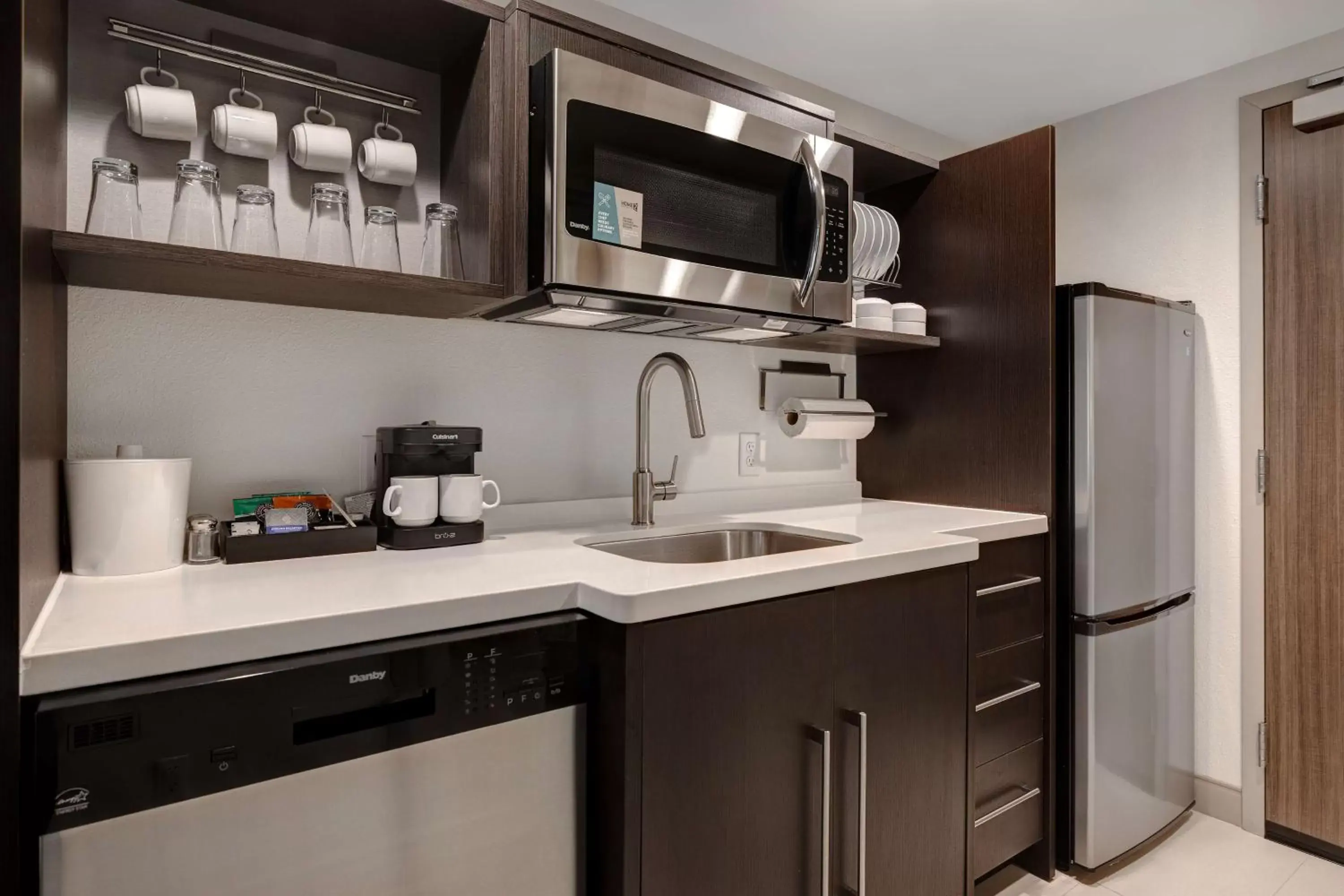 Kitchen or kitchenette, Kitchen/Kitchenette in Home2 Suites By Hilton Wilkes-Barre