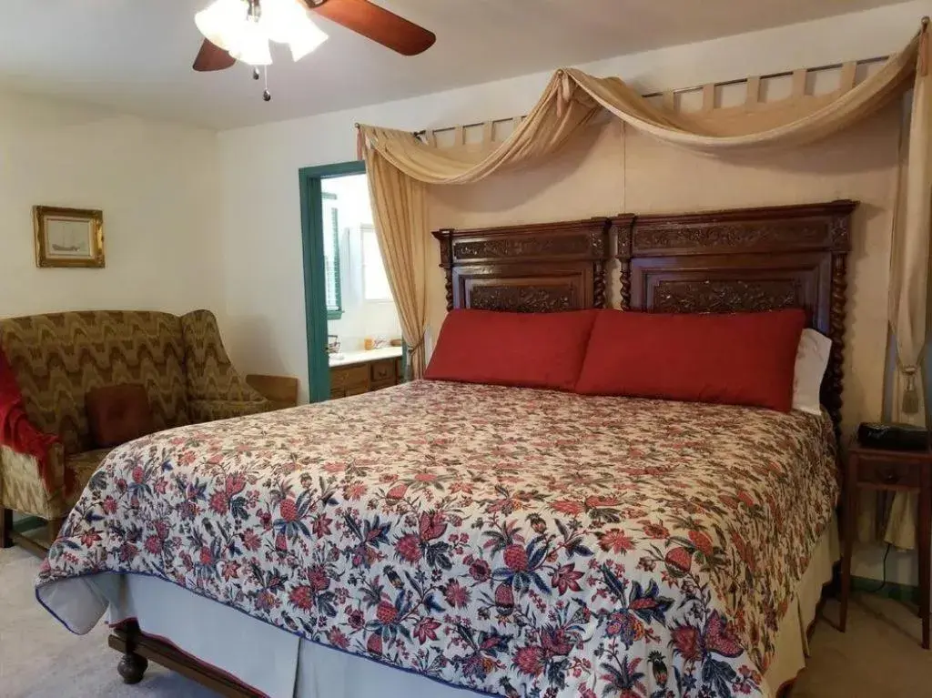 Bedroom, Bed in Aldrich House Bed & Breakfast