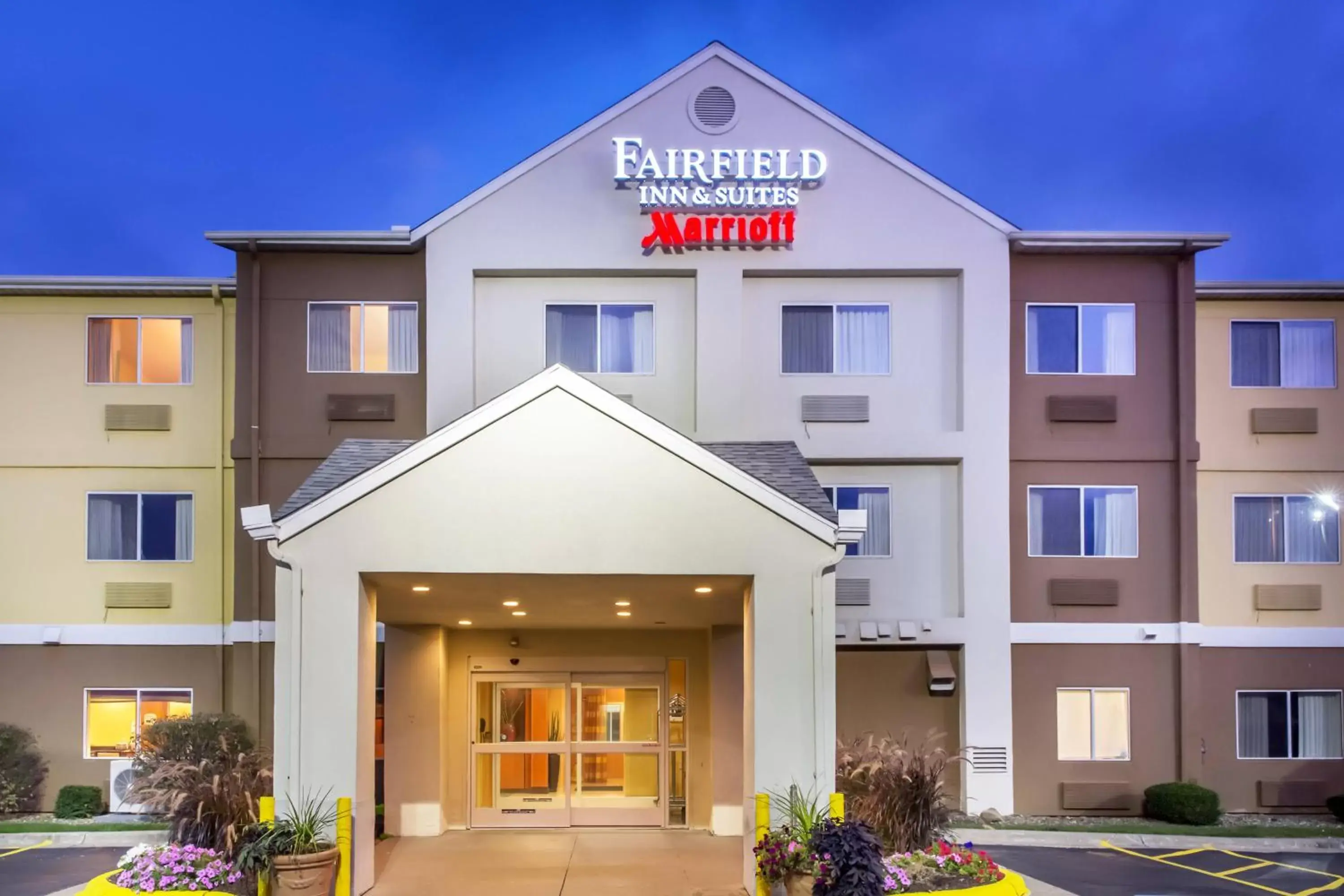 Property Building in Fairfield Inn & Suites Canton