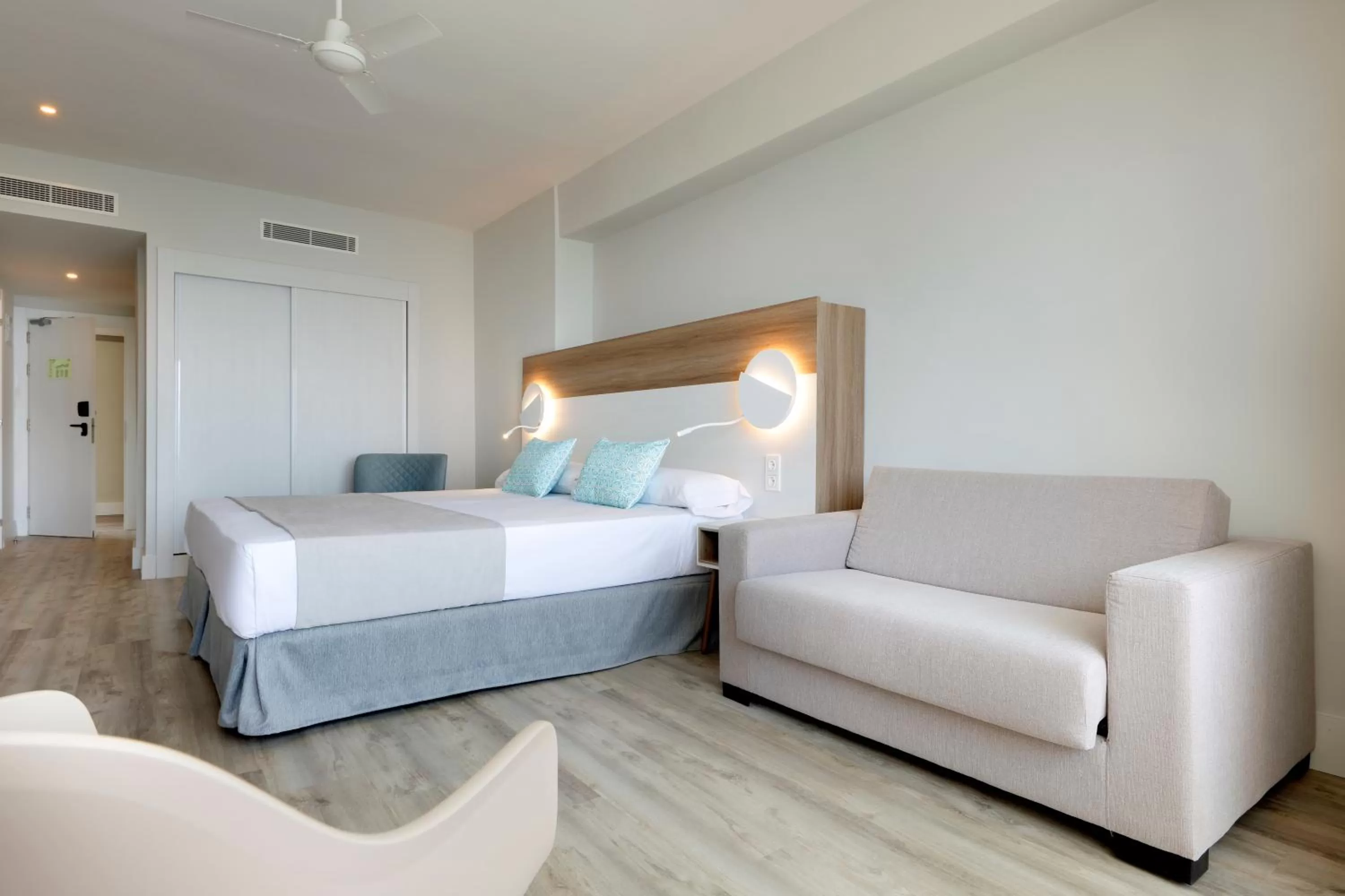 Bedroom, Bed in Hotel Benalma Costa del Sol