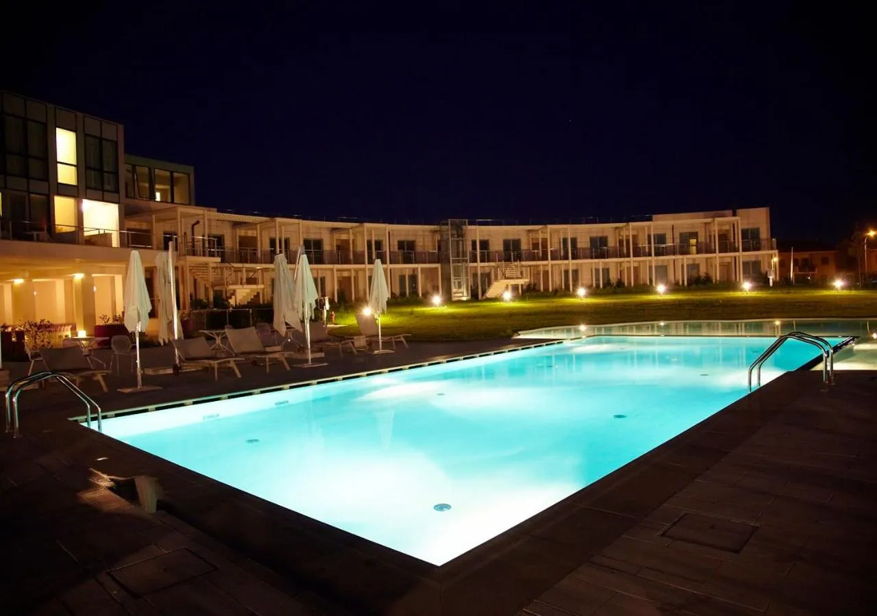 Swimming pool in Pisa Tower Plaza