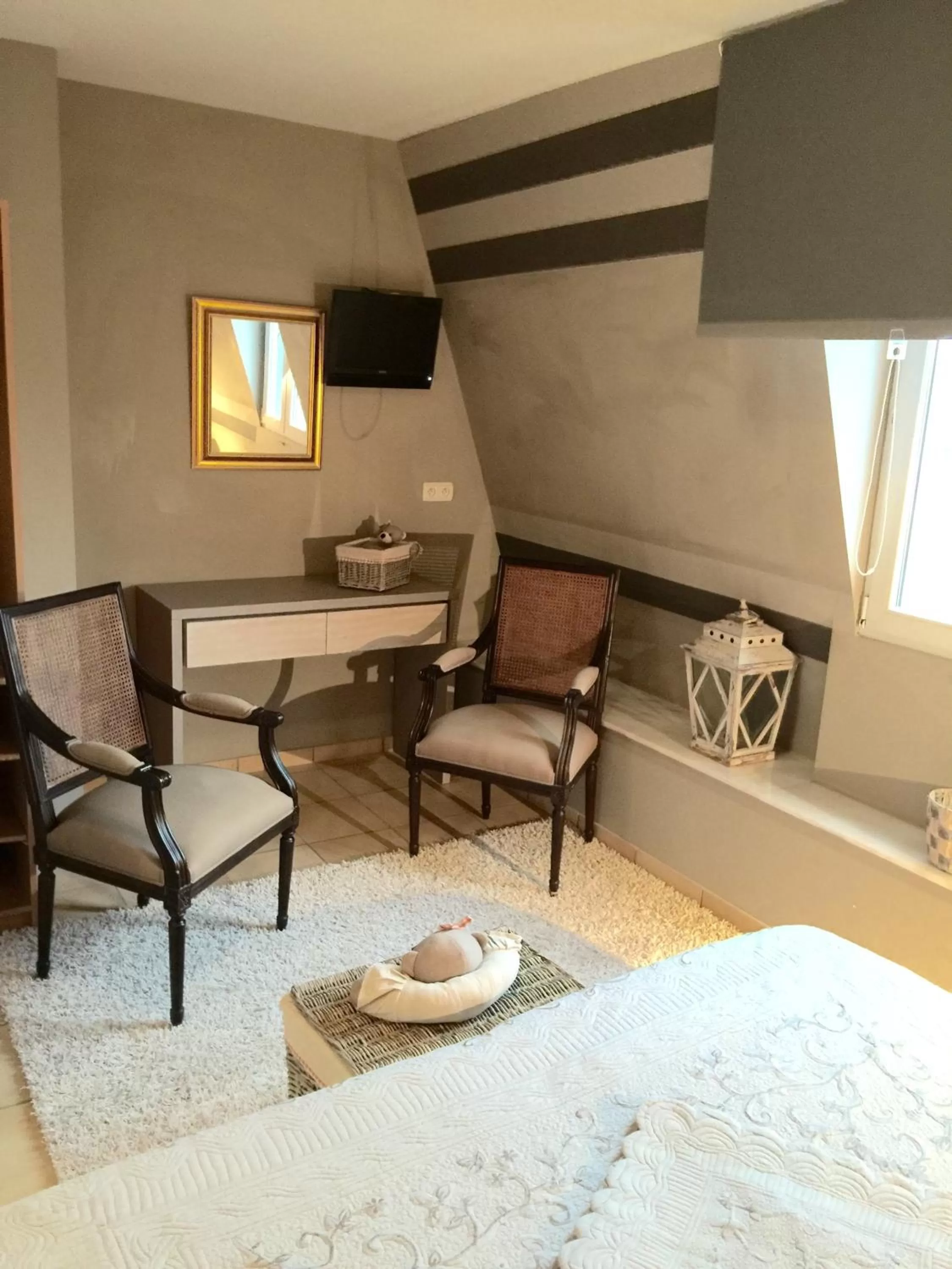 Seating area in MARGOT'L