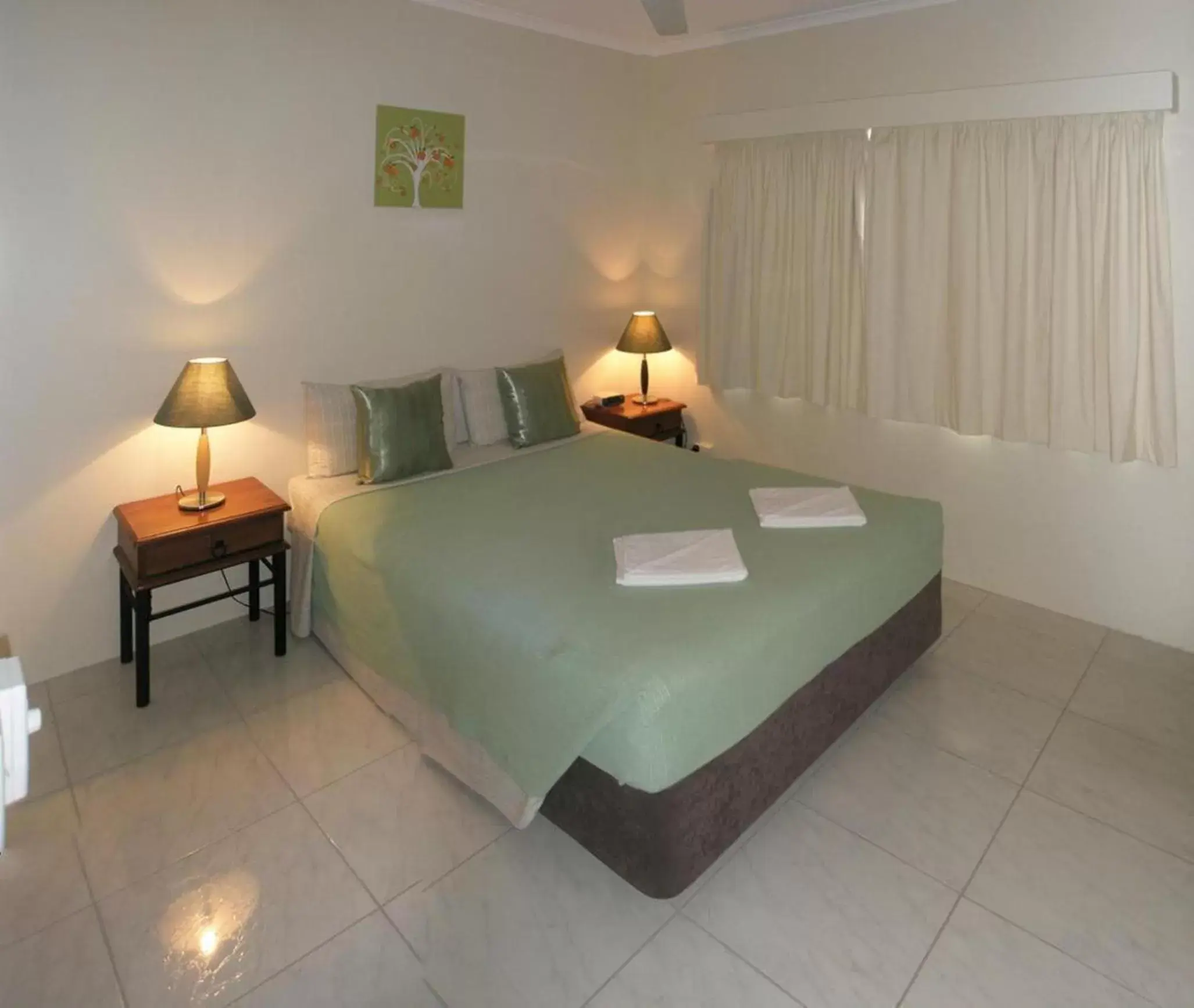 Bedroom, Bed in Tradewinds McLeod Holiday Apartments