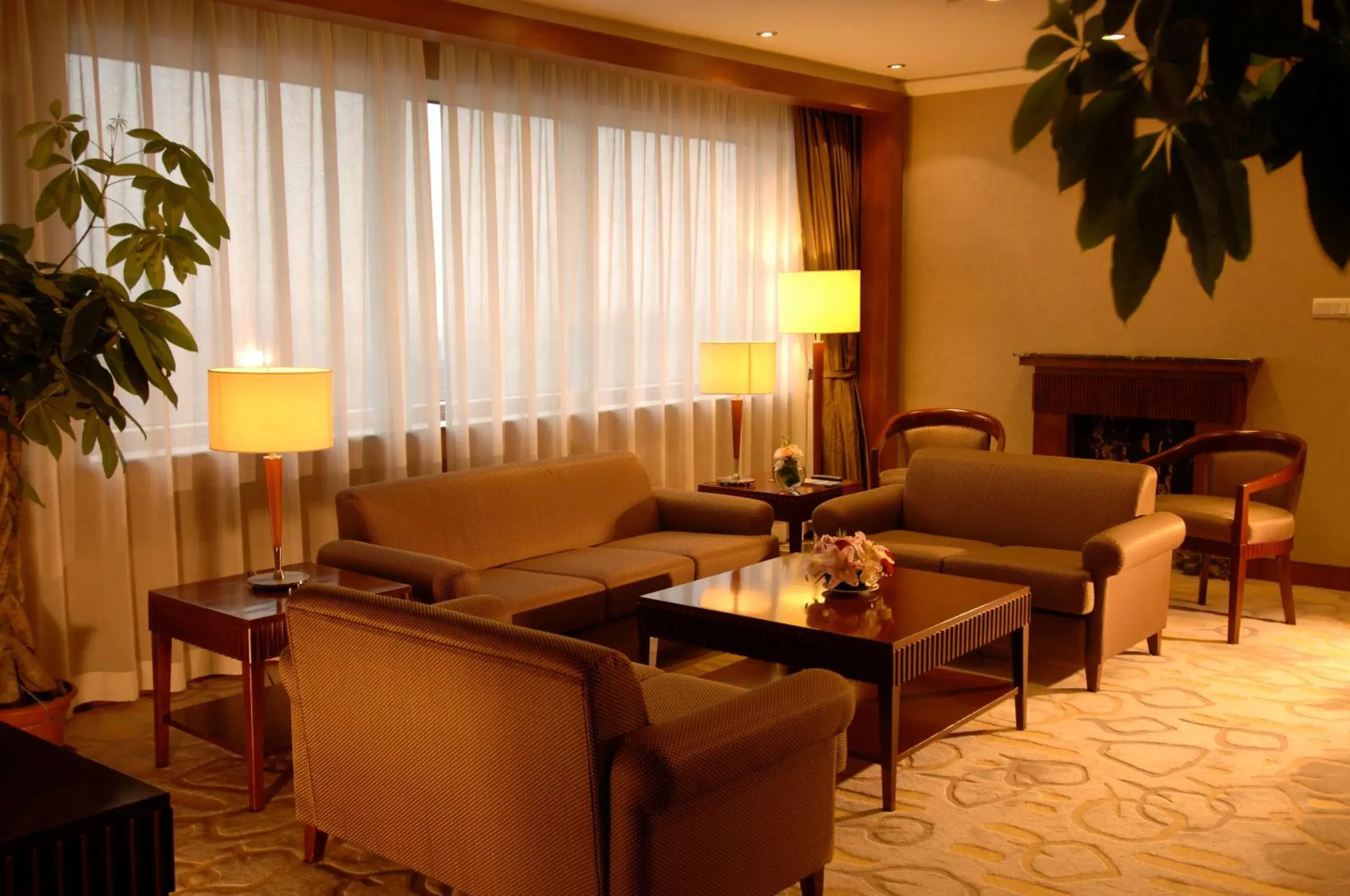 Seating Area in Ramada Plaza Hotel Pudong