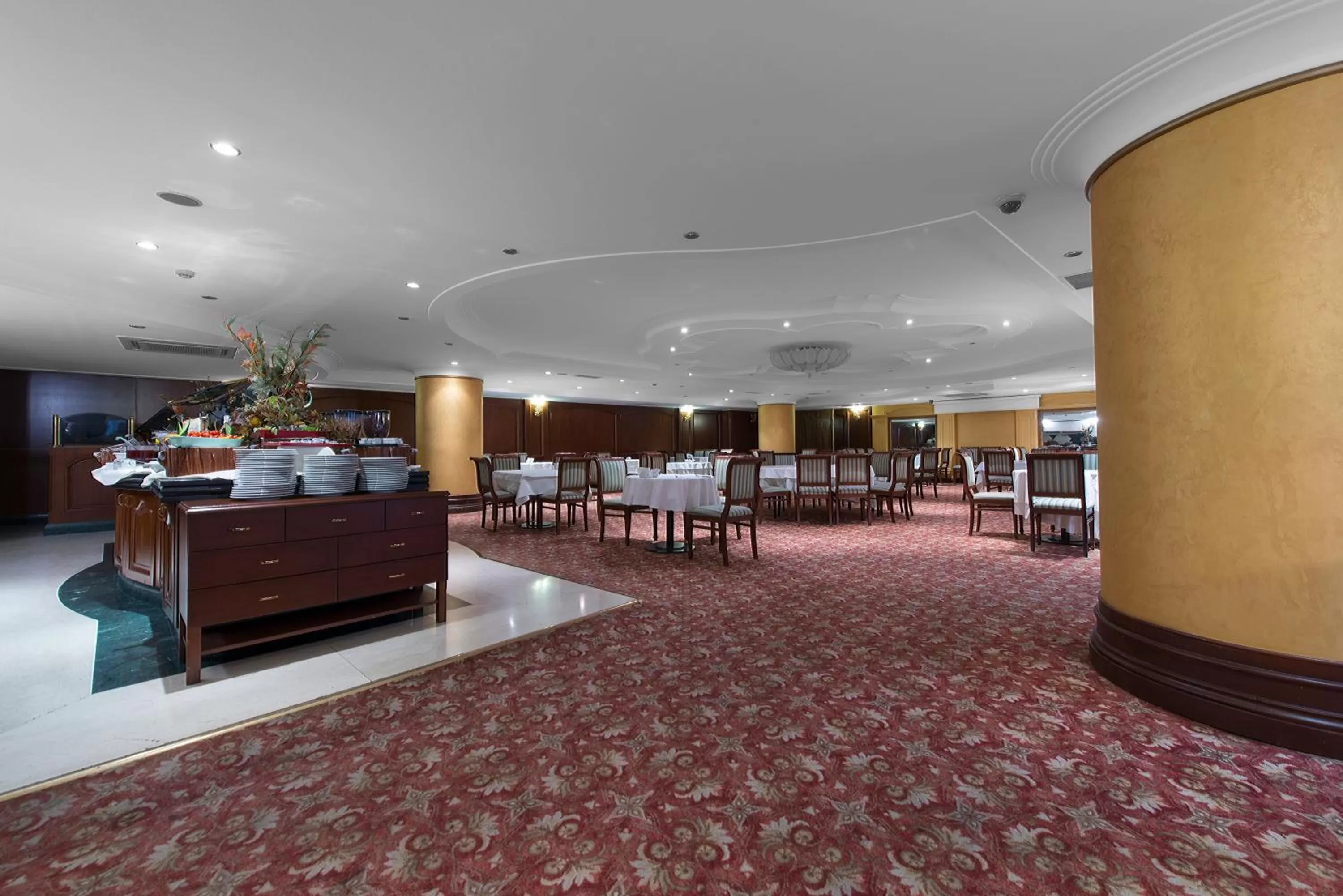 Restaurant/places to eat in Akar International Hotel