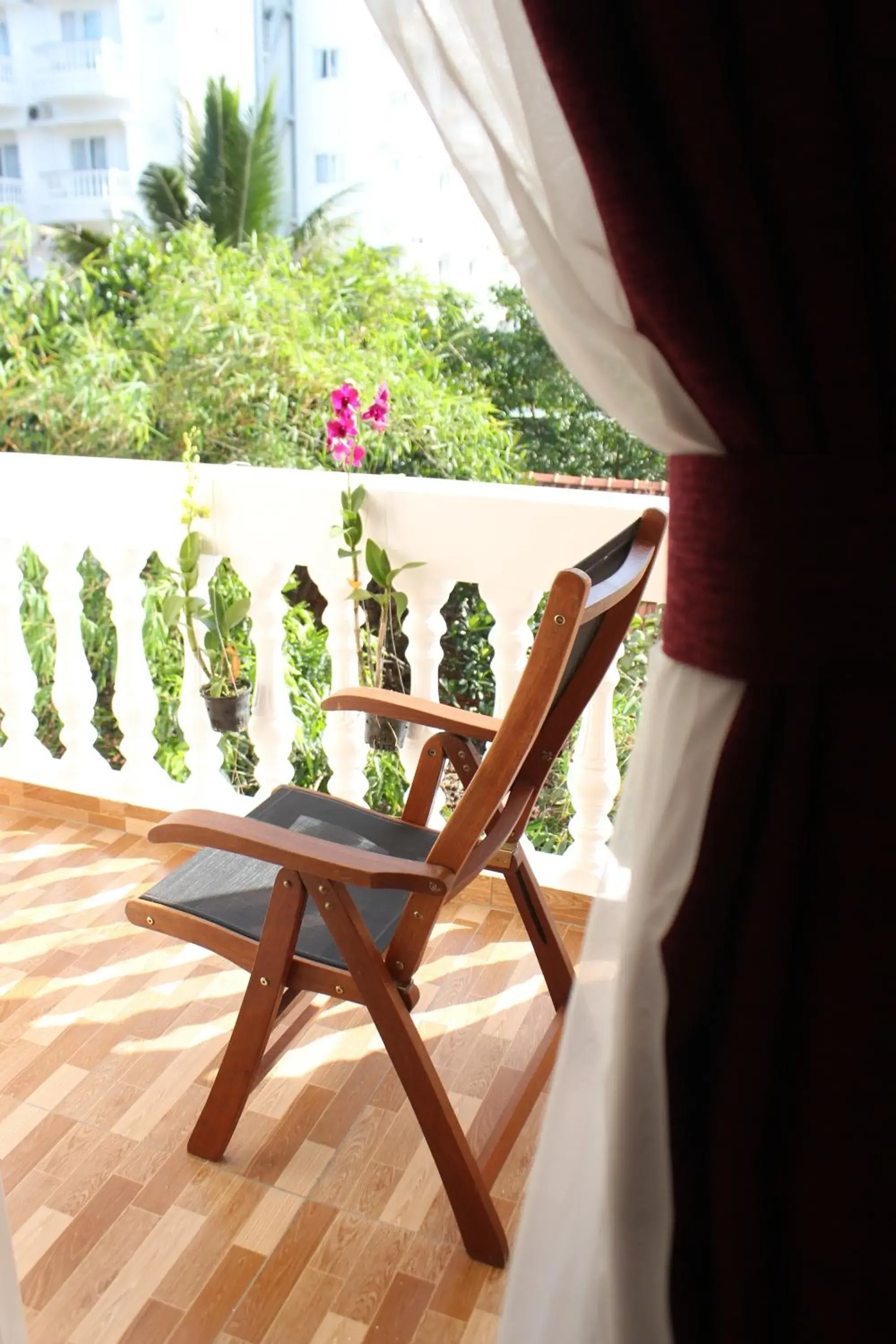 Garden view, Balcony/Terrace in Phuong Binh House