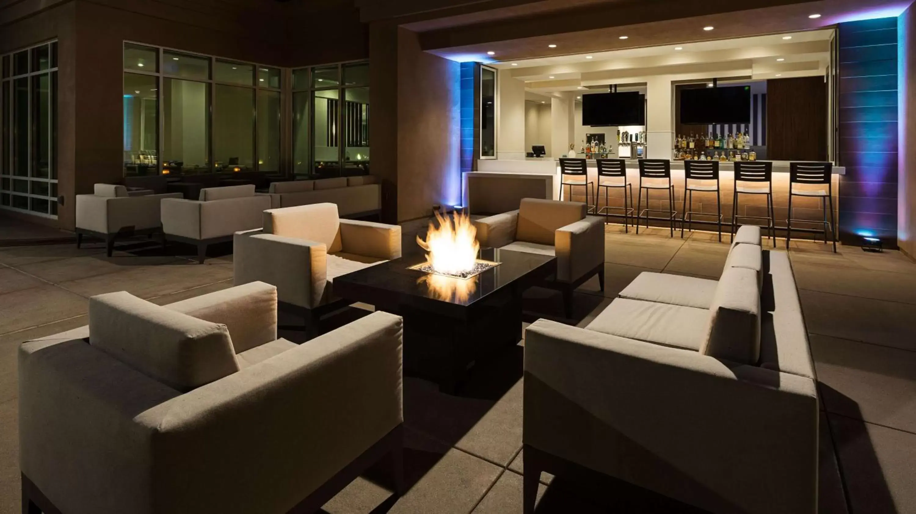 Lounge or bar, Lounge/Bar in DoubleTree by Hilton San Diego Del Mar