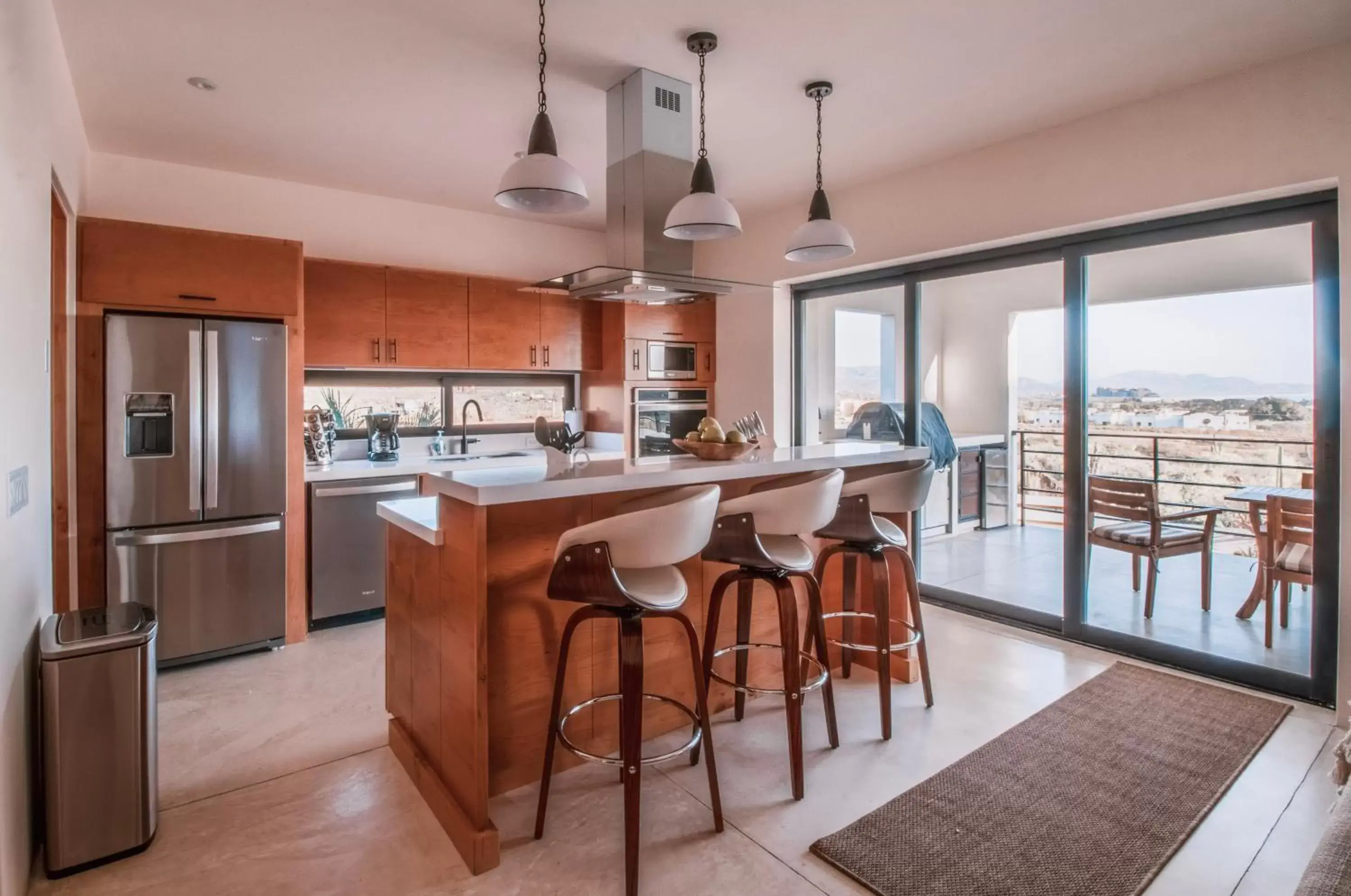 Kitchen or kitchenette, Dining Area in Cerritos Surf Residences