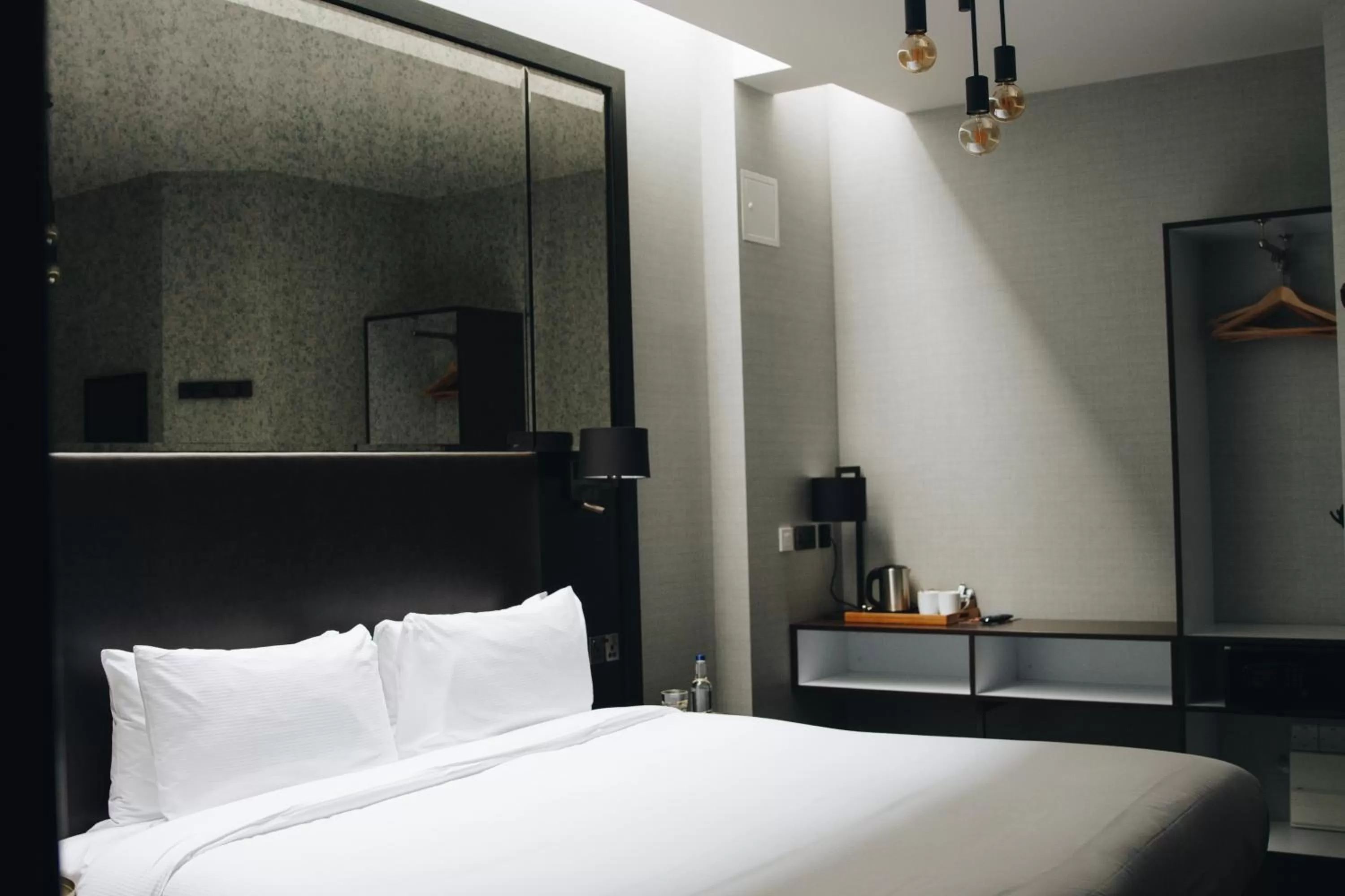 Bed in Camden Enterprise Hotel