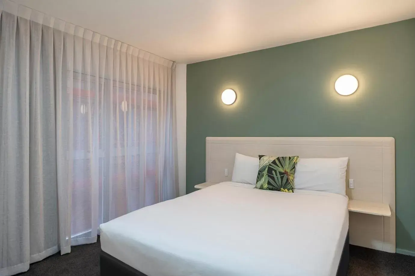 Bedroom, Bed in Mercure Wellington Central City Hotel and Apartments