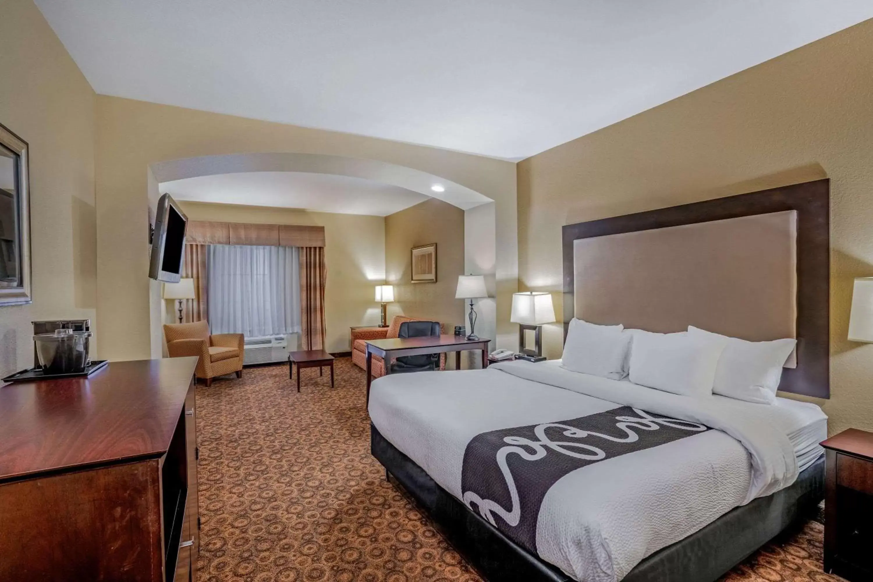 Executive King Room in La Quinta by Wyndham Vicksburg