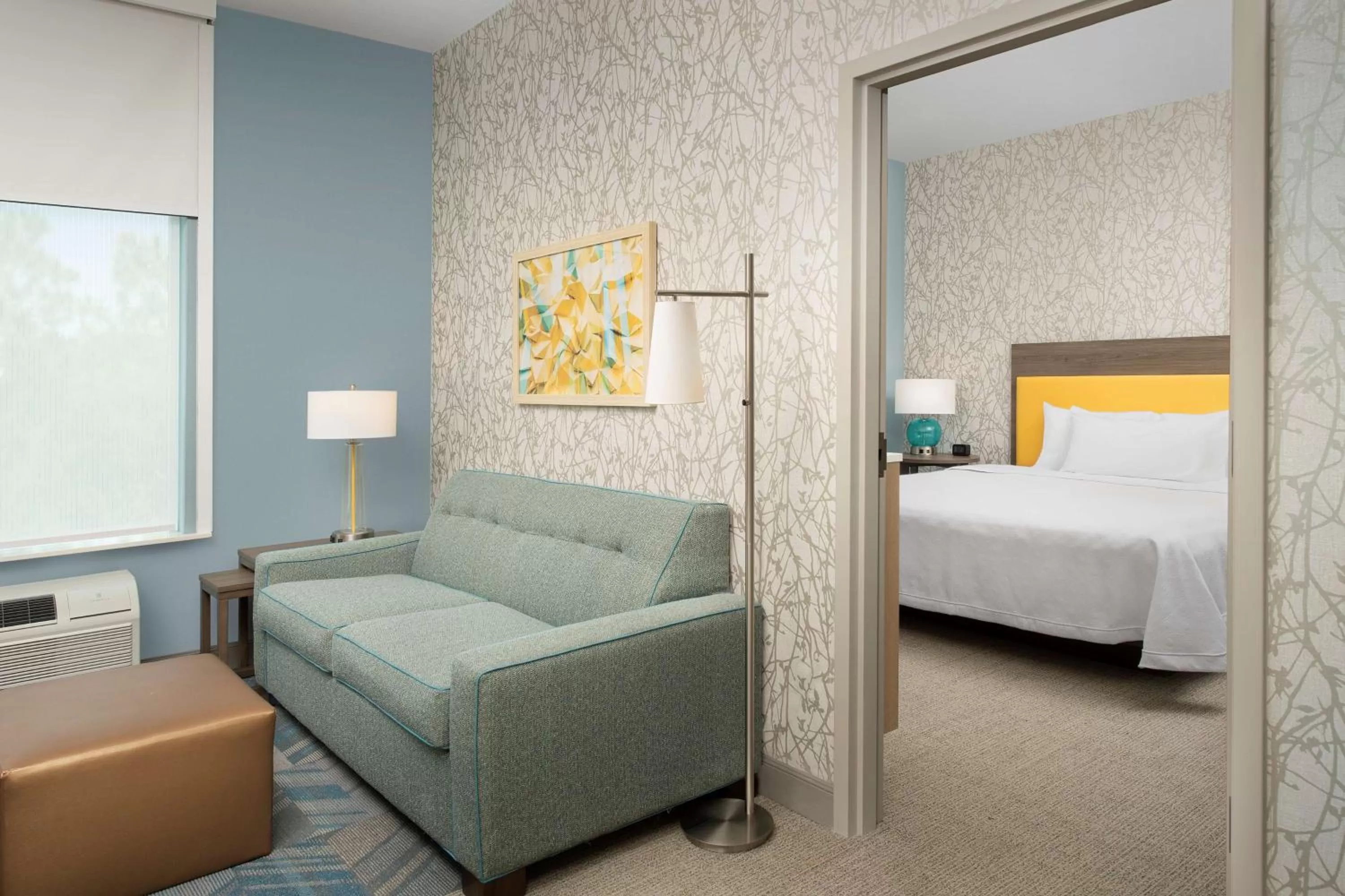 Living room, Bed in Home2 Suites By Hilton St. Augustine I-95