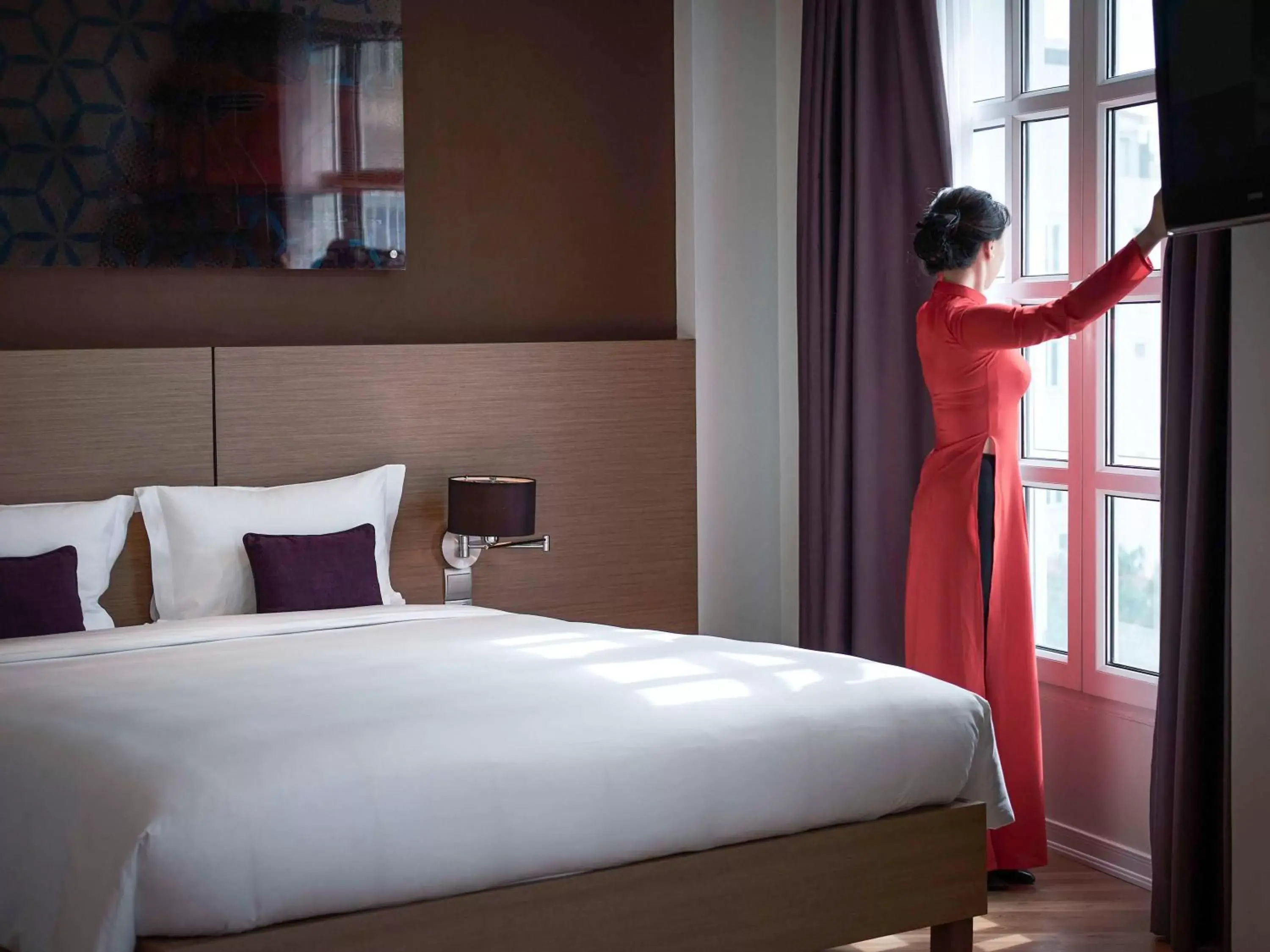 Bedroom, Bed in Mercure Hanoi La Gare Hotel