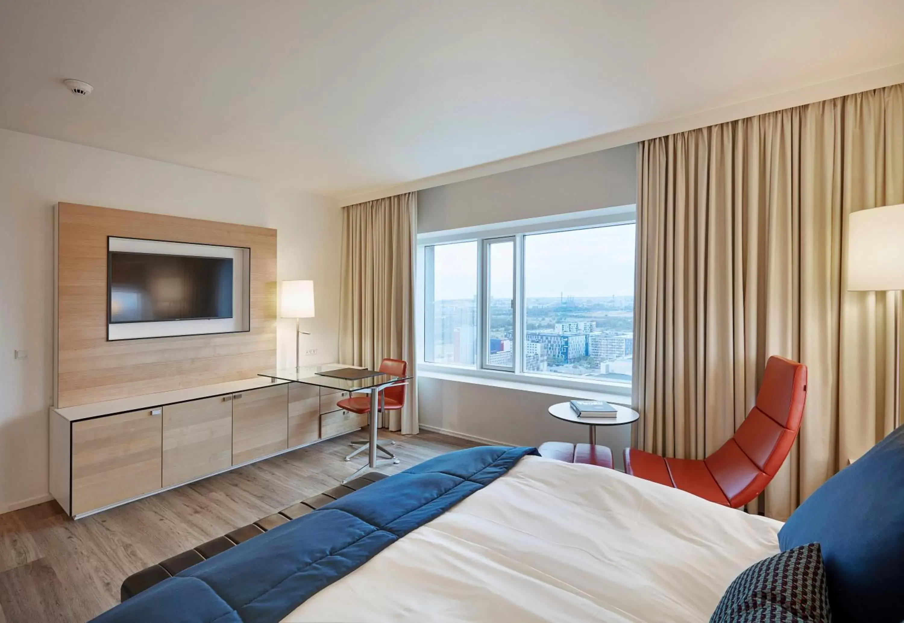 Photo of the whole room, Room Photo in Crowne Plaza Copenhagen Towers, an IHG Hotel