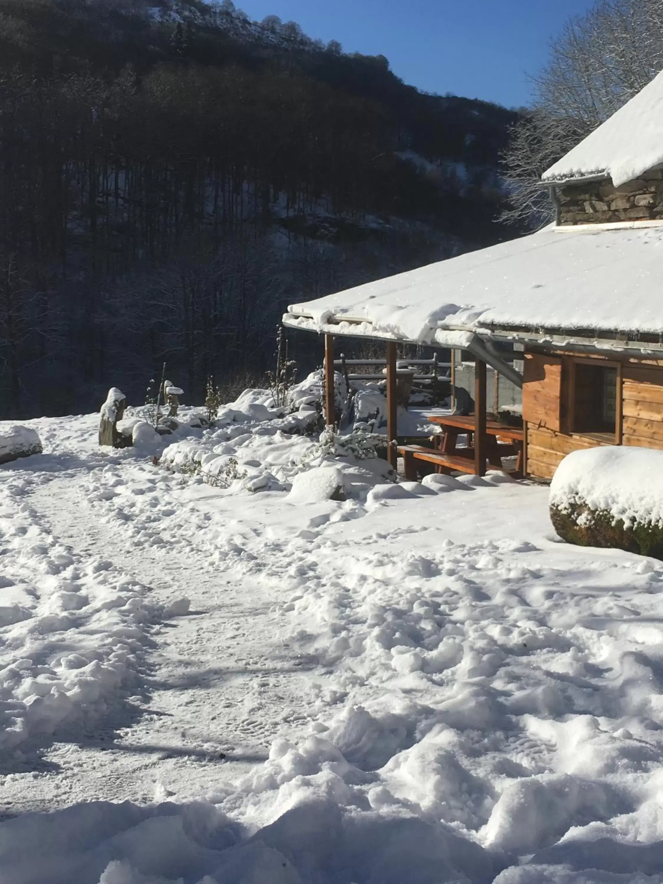 Facade/entrance, Winter in Chambres et table d'hôtes Le Lepadou-Bas