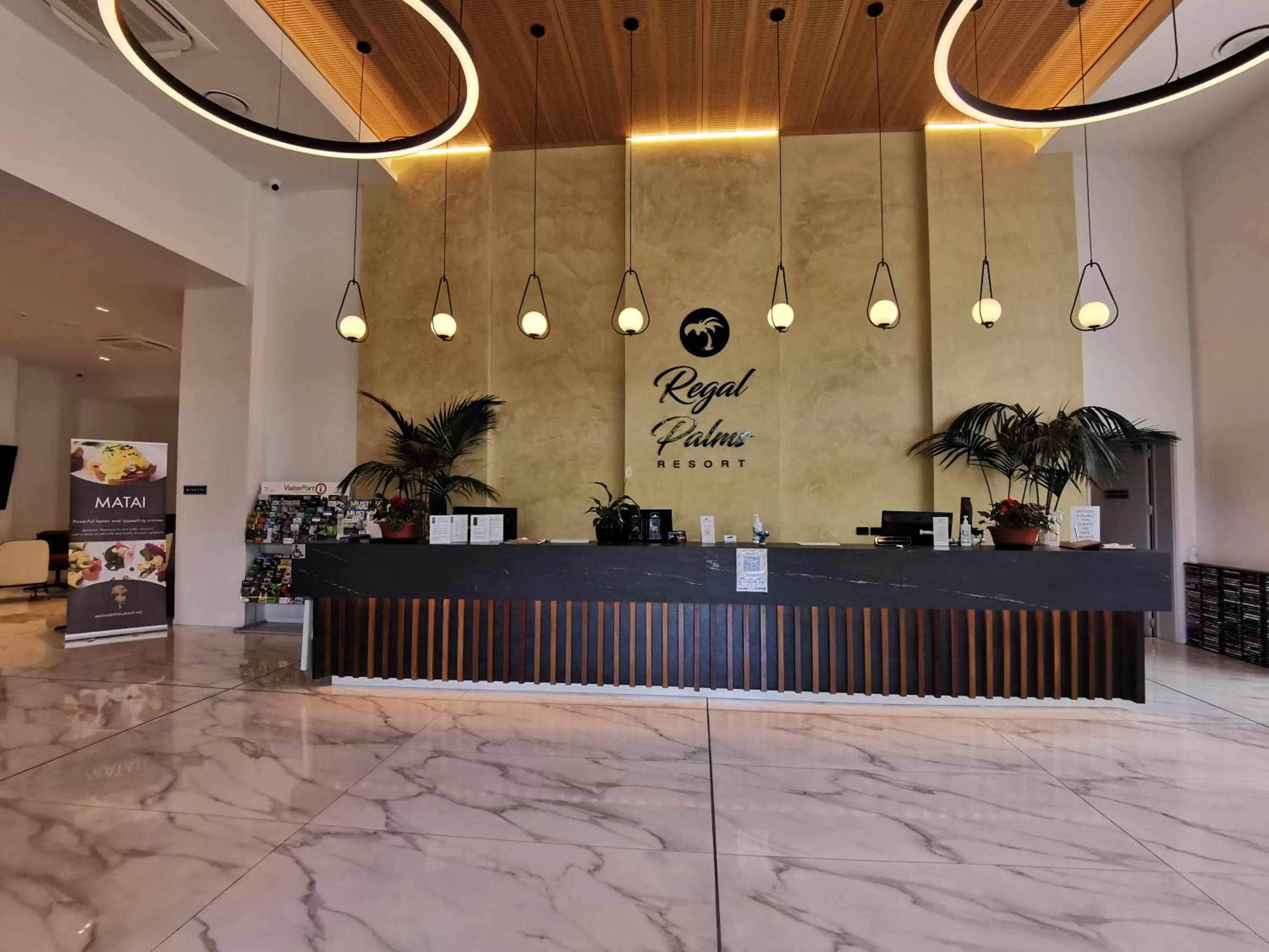 Facade/entrance in Regal Palms Resort