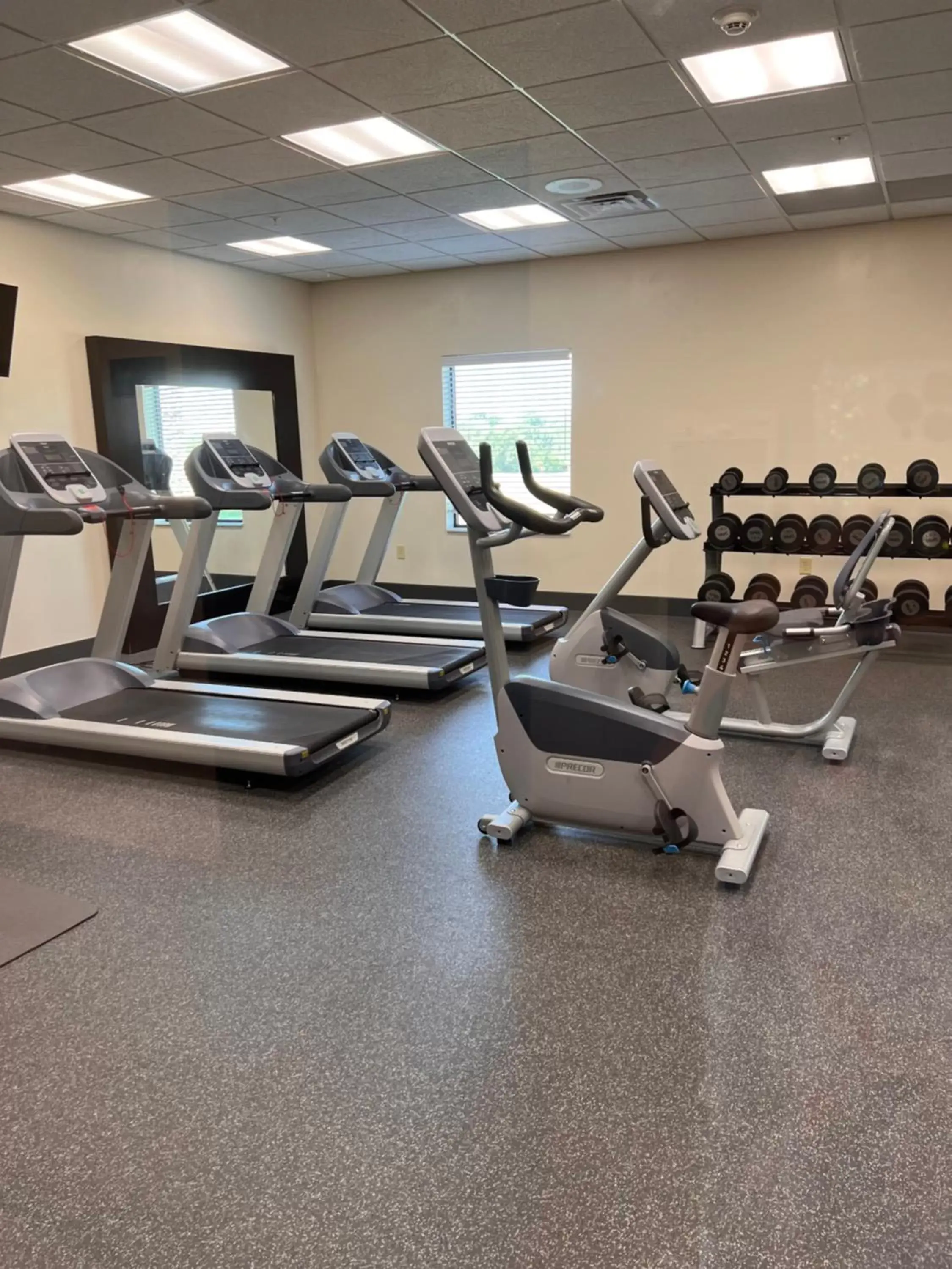 Fitness centre/facilities, Fitness Center/Facilities in Pratt Inn and Suites