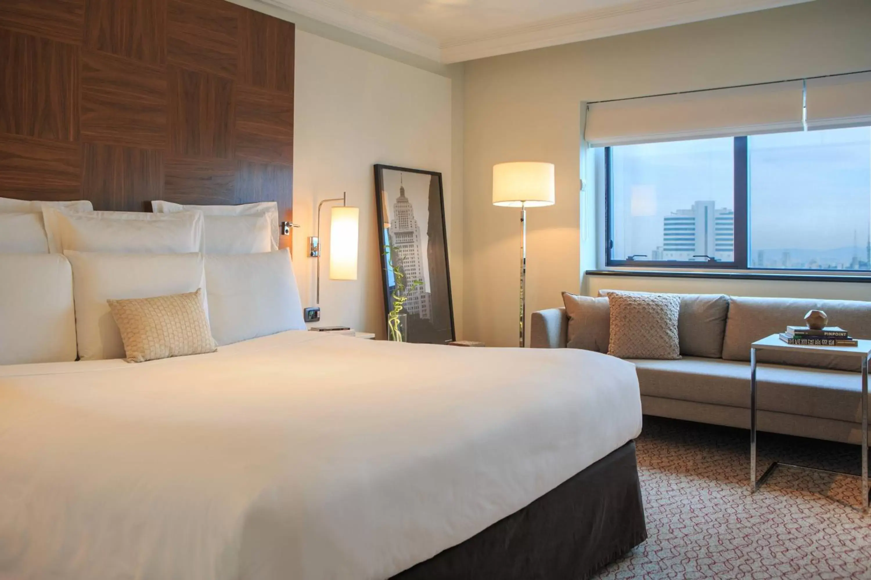 Photo of the whole room, Bed in Renaissance São Paulo Hotel