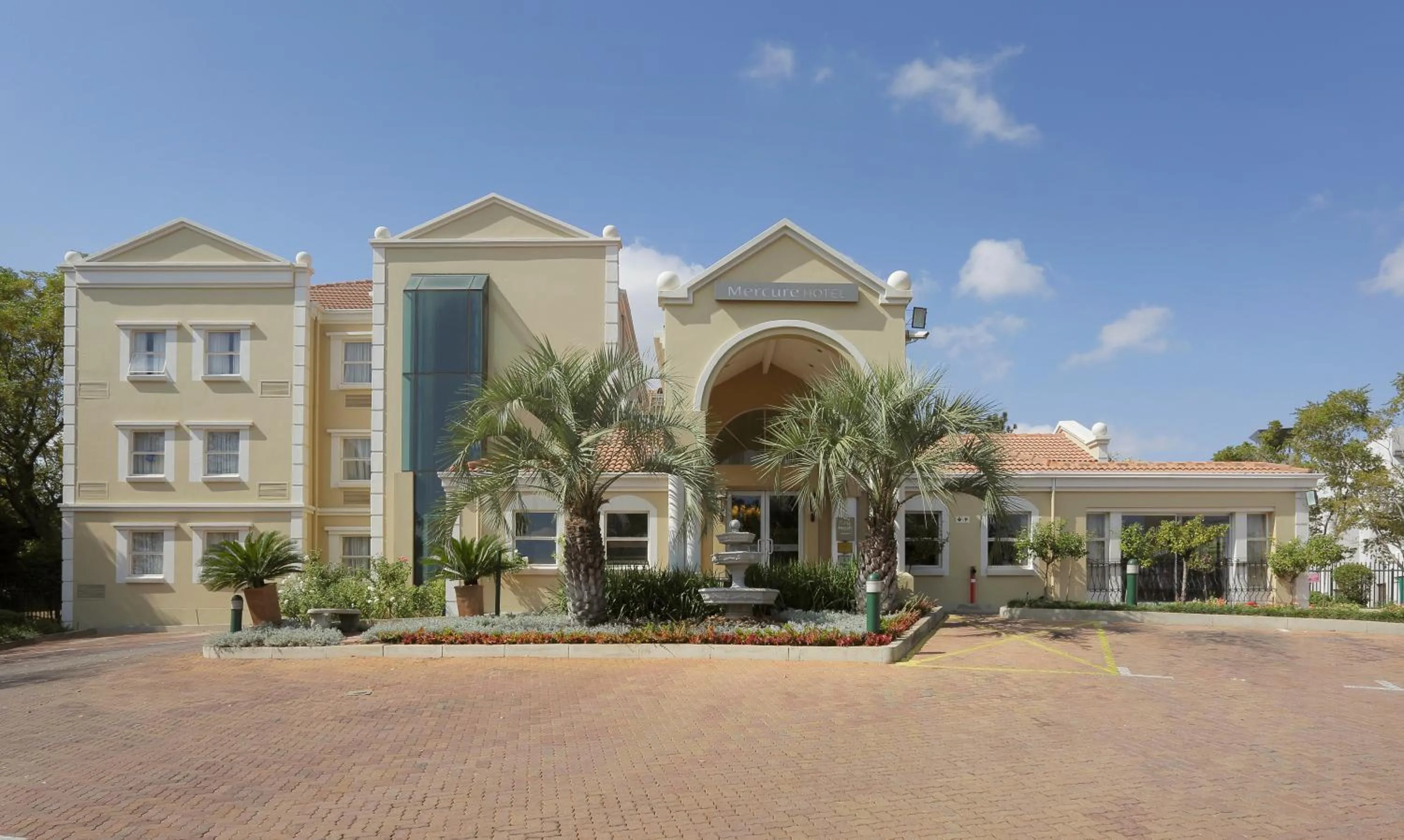 Property building in Mercure Johannesburg Midrand