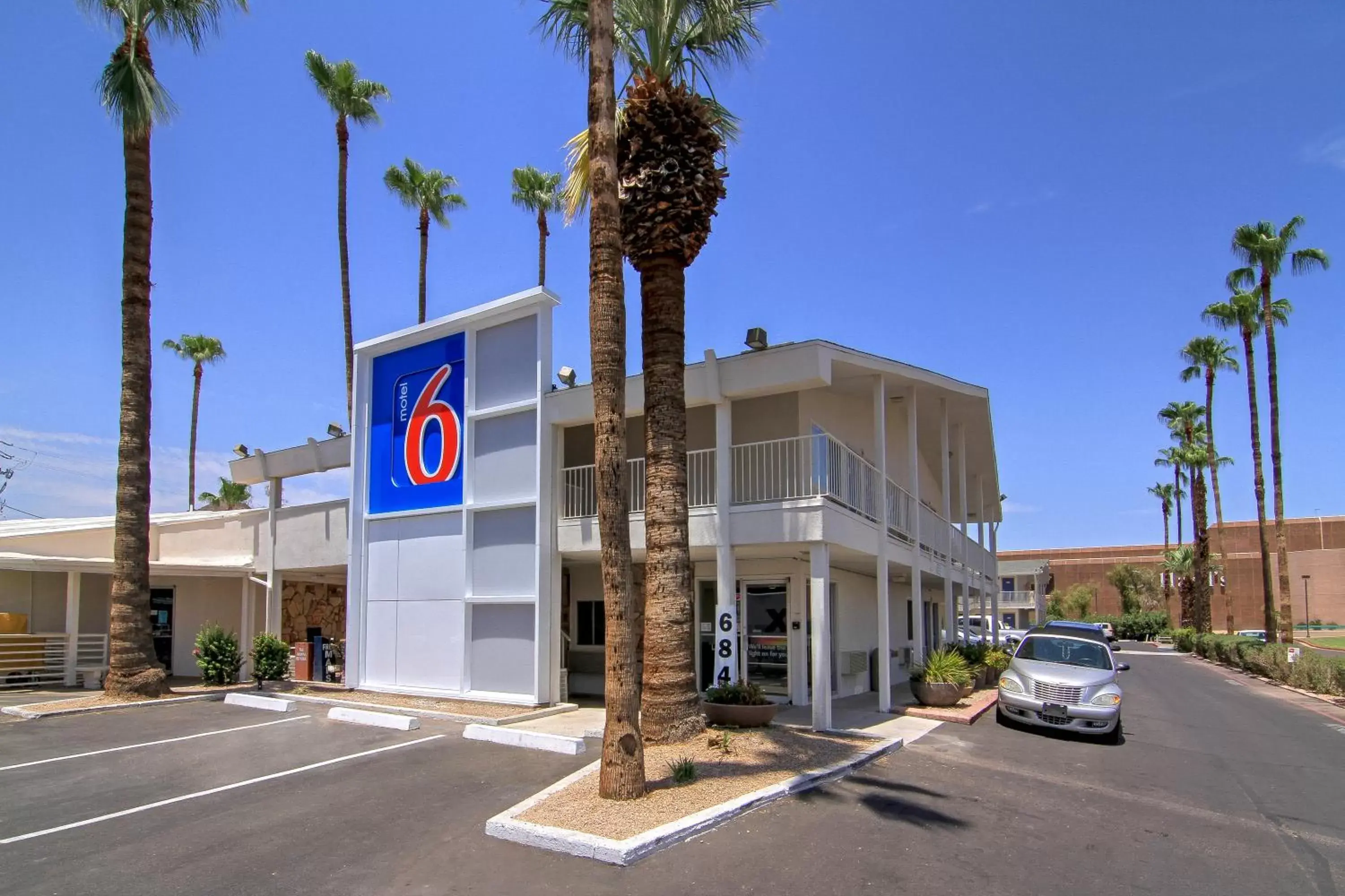 Facade/entrance, Property Building in Motel 6 Old town Scottsdale Fashion Square