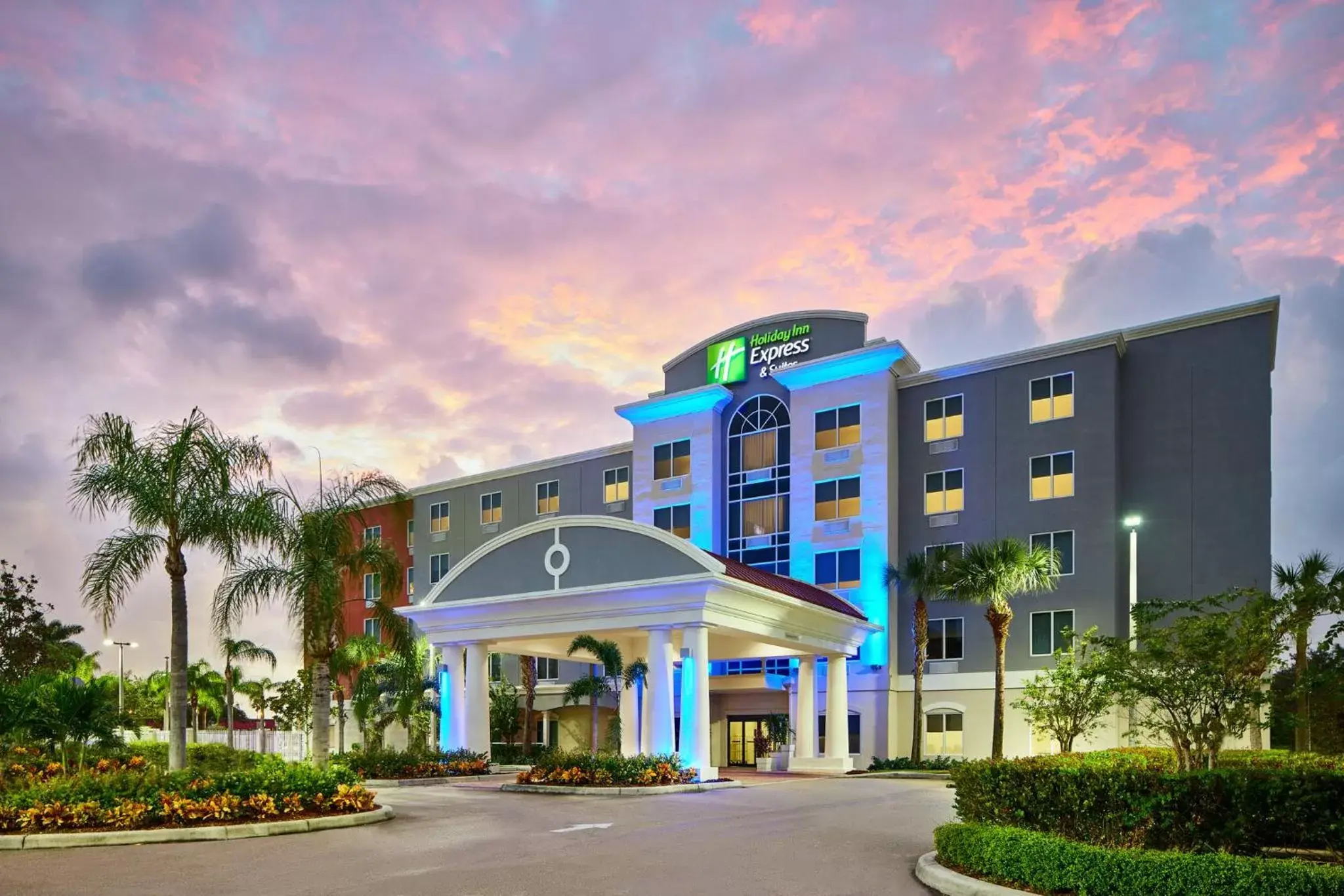 Property Building in Holiday Inn Express Hotel & Suites Port St. Lucie West, an IHG Hotel