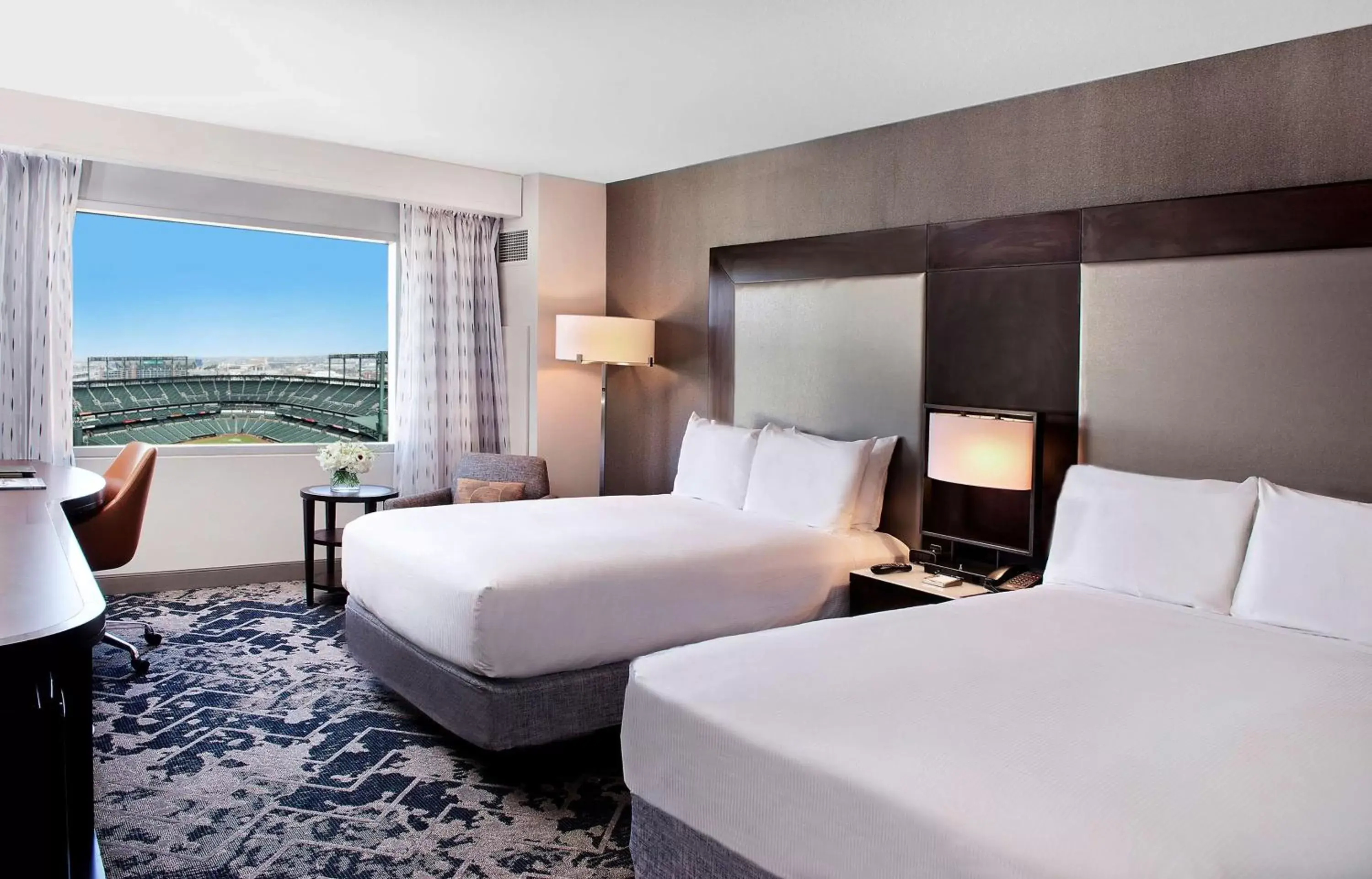 View (from property/room), Bed in Hilton Baltimore Inner Harbor View (from property/room), Bed in Hilton Baltimore Inner Harbor