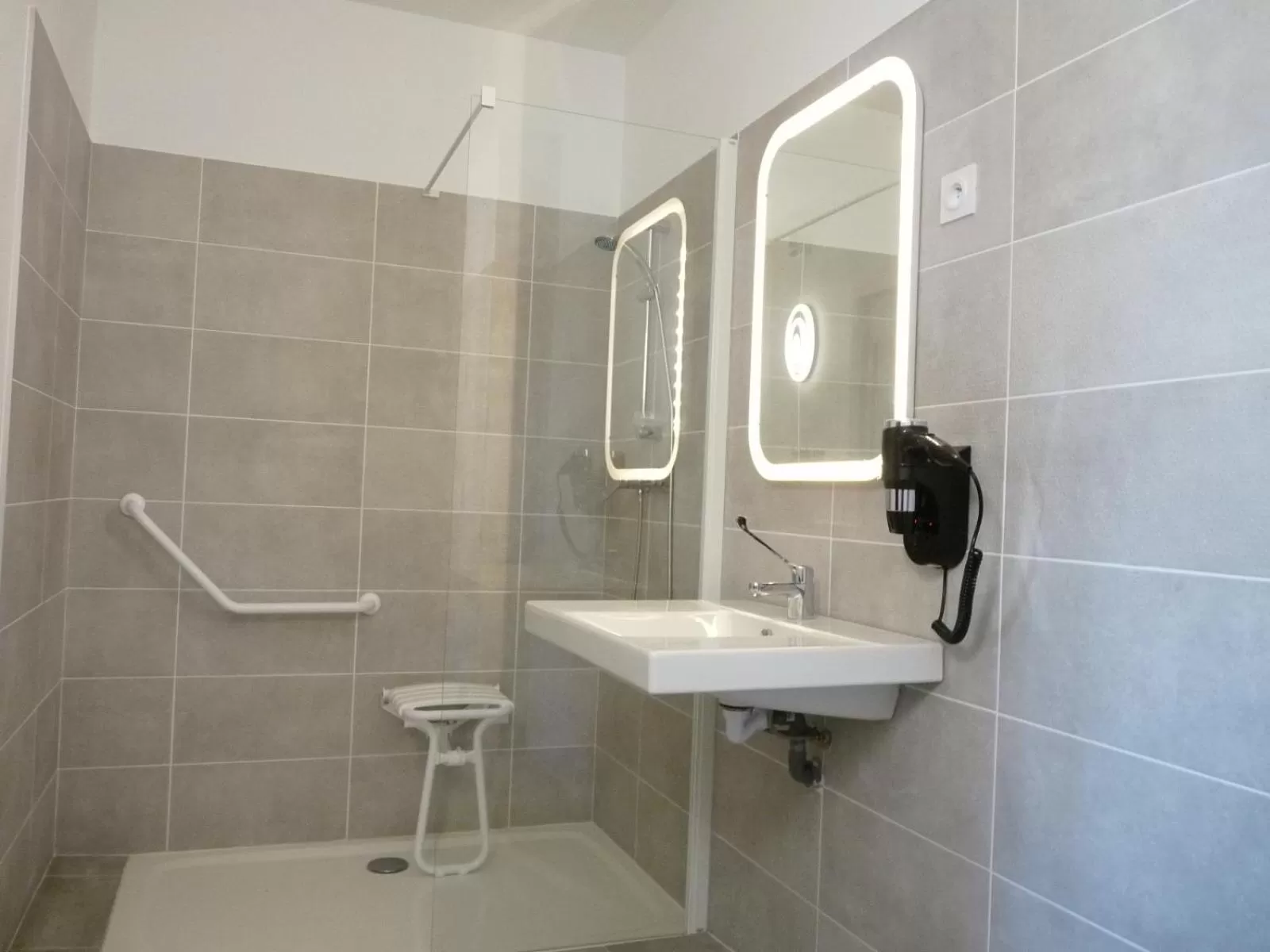 Bathroom in L'Horloge Gourmande