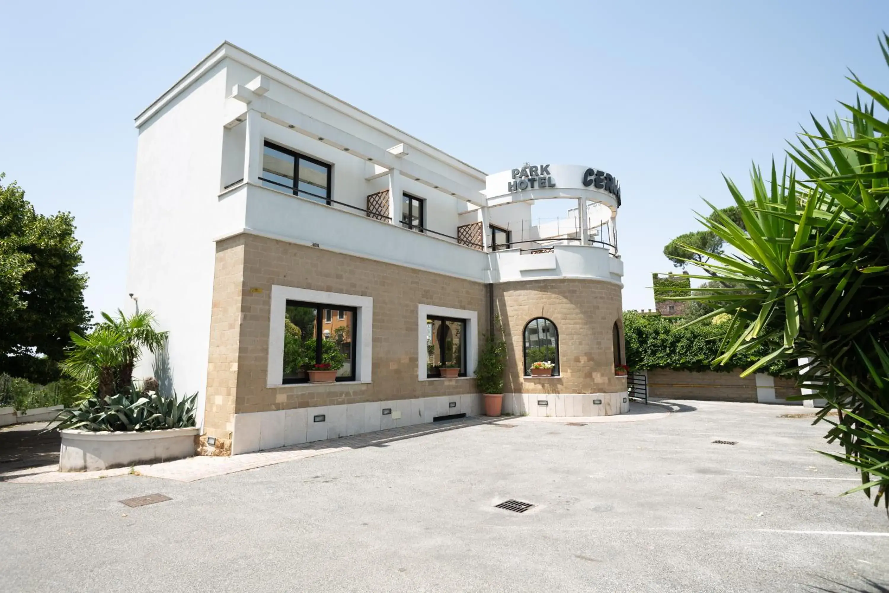 Facade/entrance, Property Building in Cervara Park Hotel