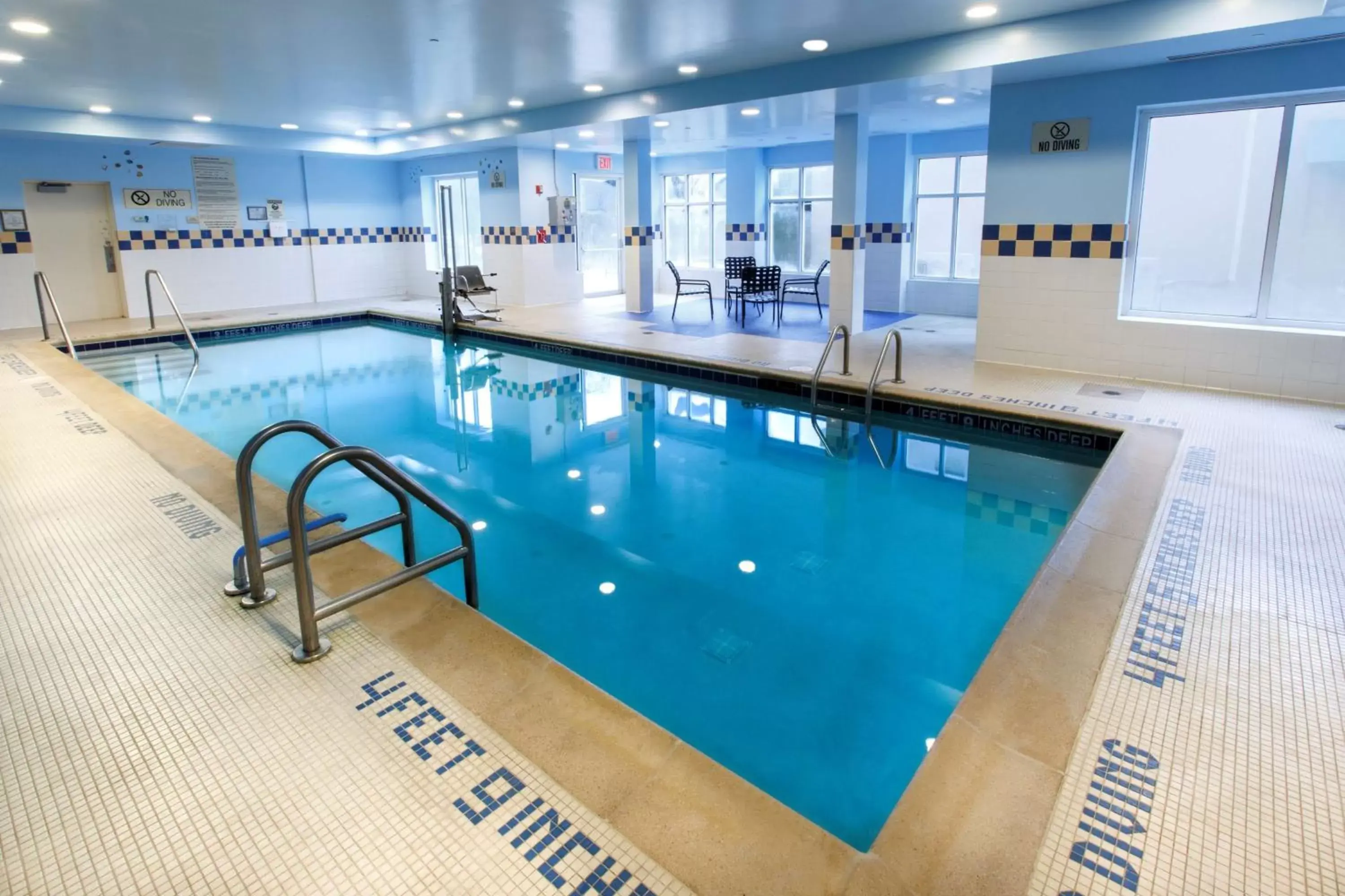 Swimming Pool in Hilton Garden Inn New York/Staten Island