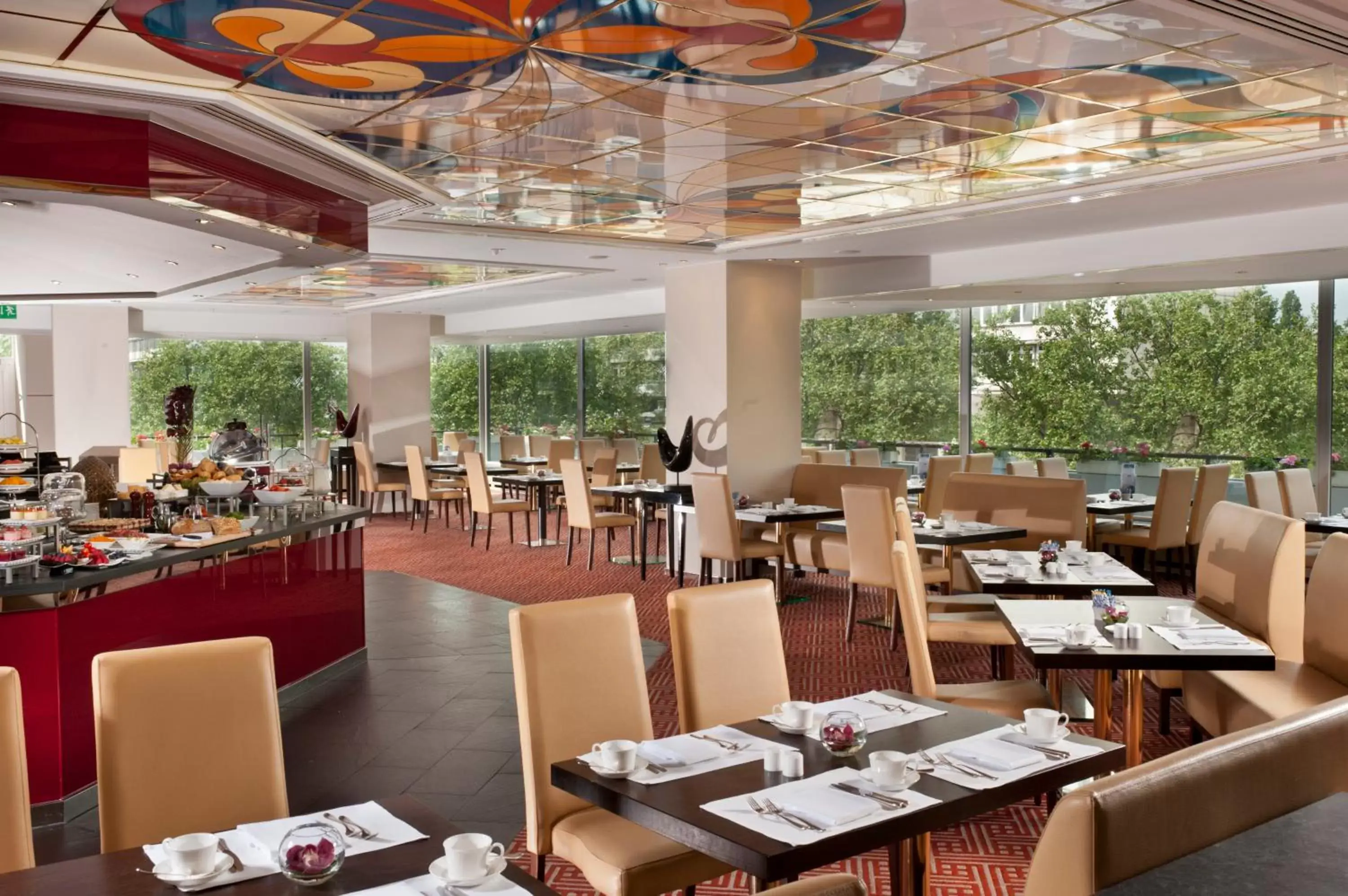 Restaurant/places to eat in Hotel Palace Berlin Restaurant/places to eat in Hotel Palace Berlin