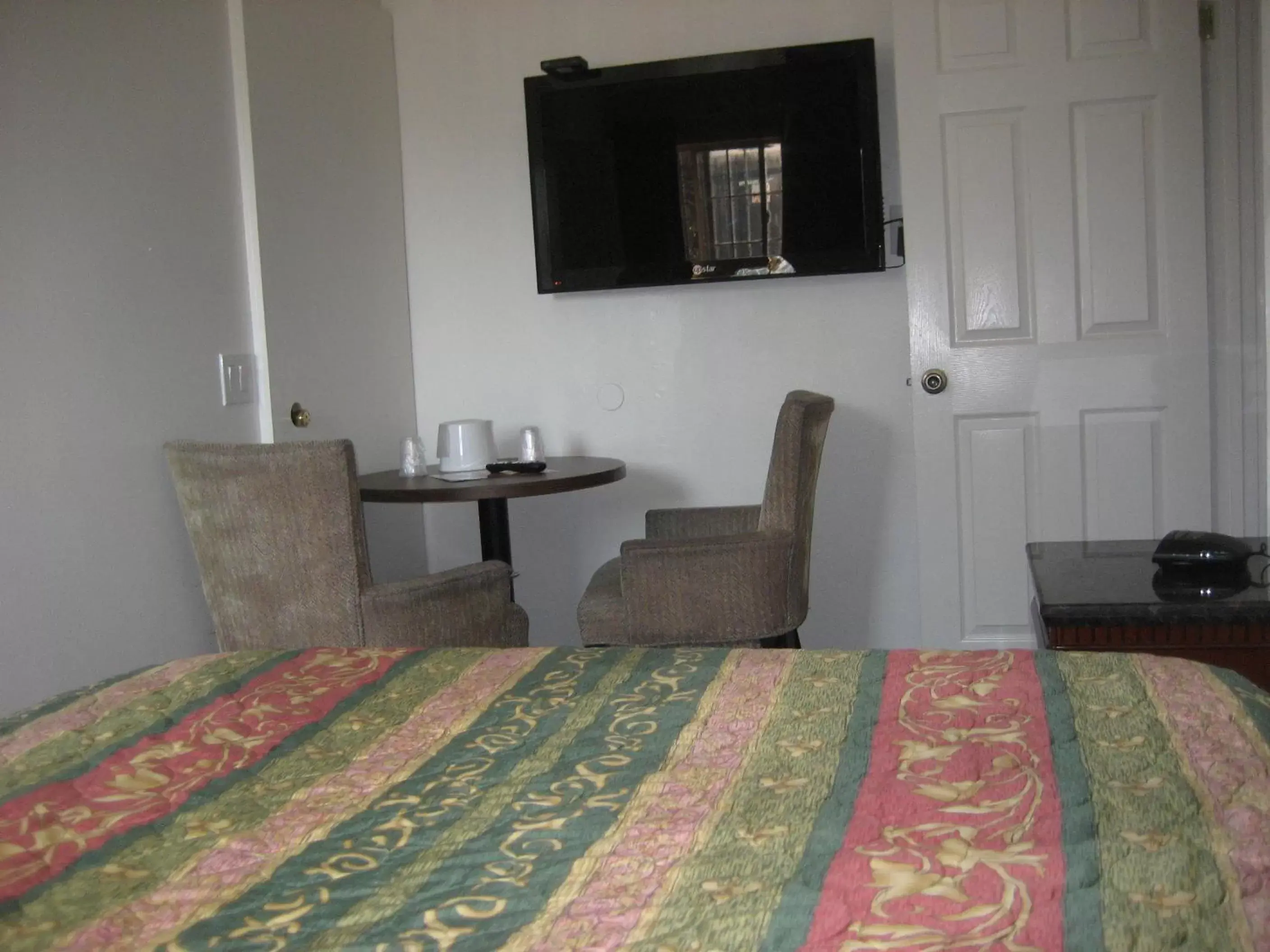 Standard Double Room in Walls Motel Long Beach