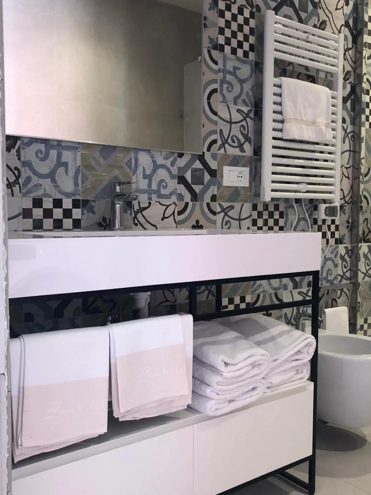 Bathroom, Bed in Zanhotel Regina