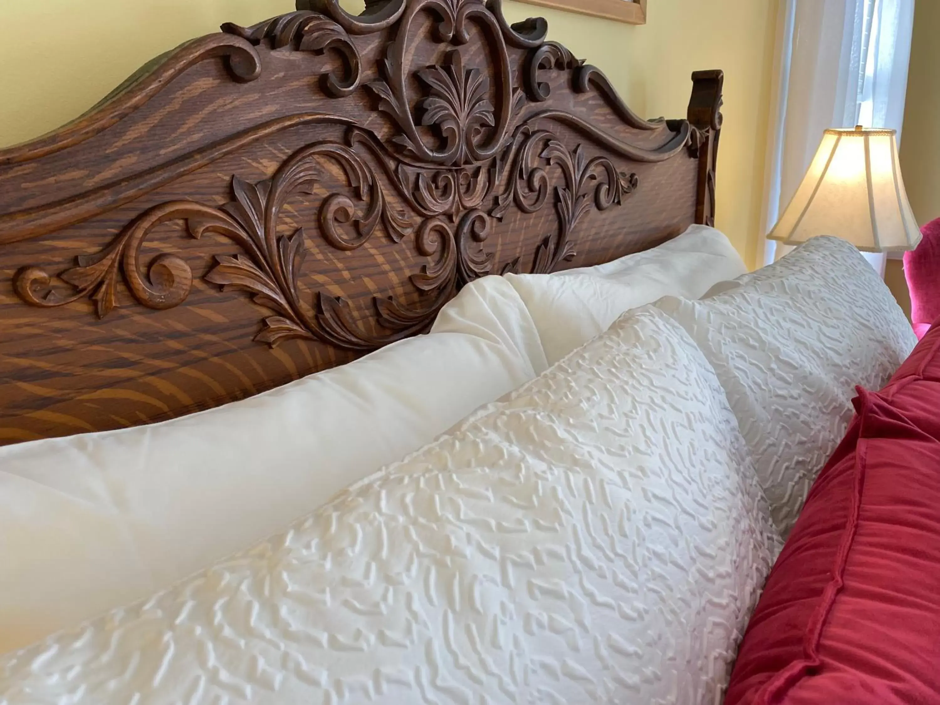 Bed in Spouter Inn Bed & Breakfast