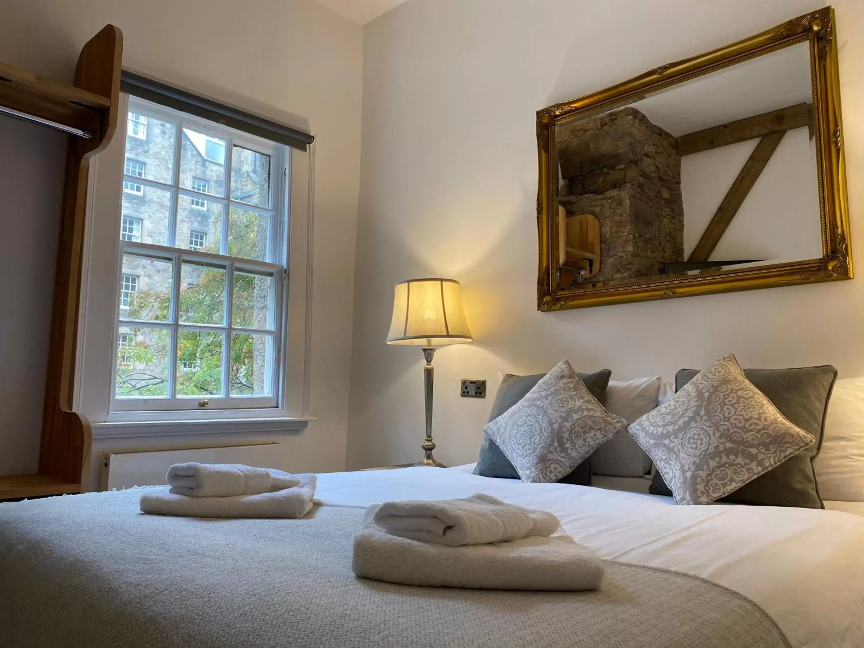 Bed, Room Photo in Royal Mile Balconies by the Castle