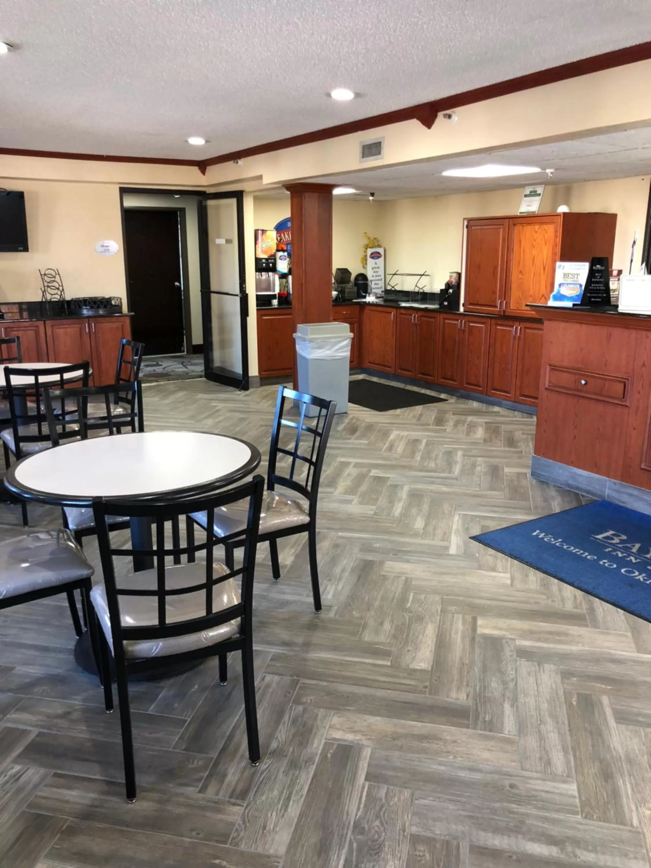 Breakfast in Baymont by Wyndham Oklahoma City Airport